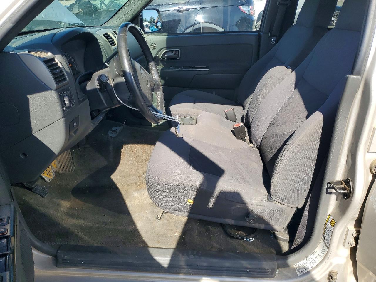 2005 Chevrolet Colorado Silver vin: 1GCDS136358261732