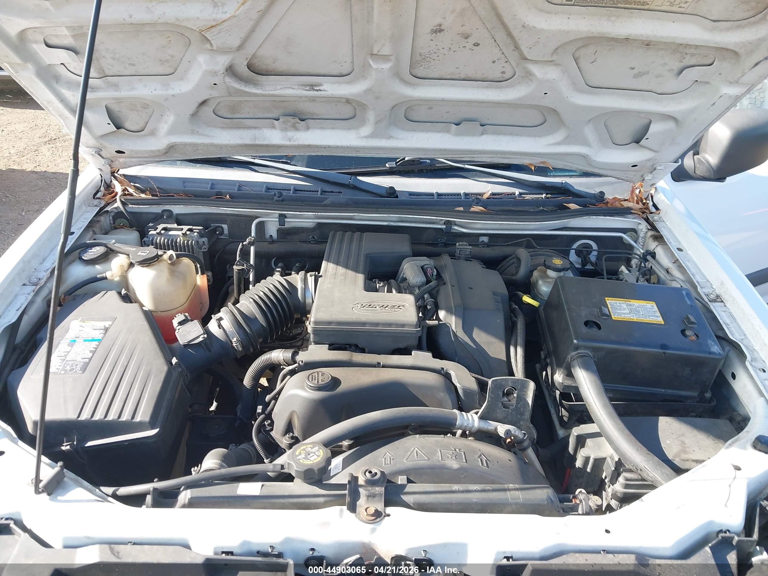2004 Chevrolet Colorado Ls White vin: 1GCDS136948106665