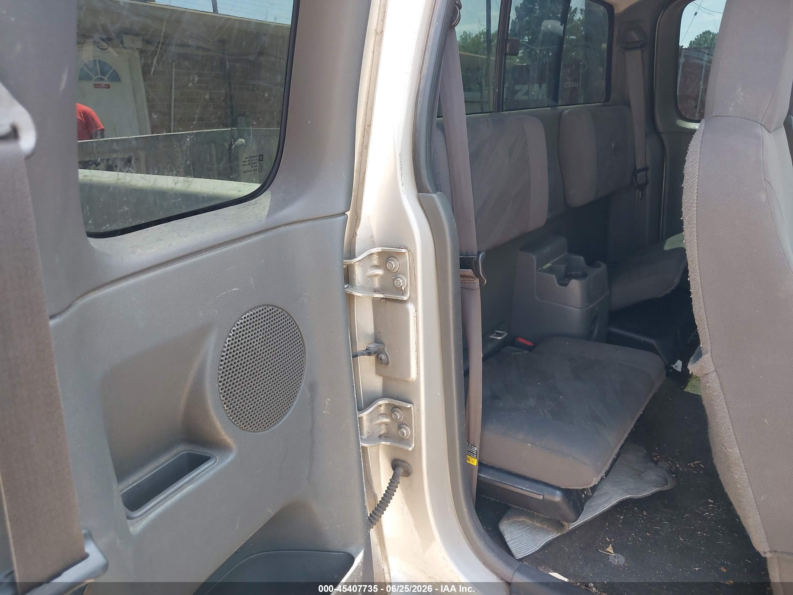 2004 Chevrolet Colorado Ls Silver vin: 1GCDS196748124430