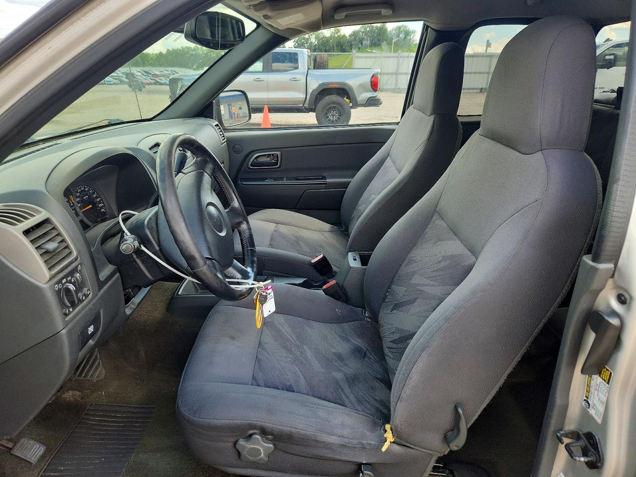 2004 Chevrolet Colorado Beige vin: 1GCDS196848195667