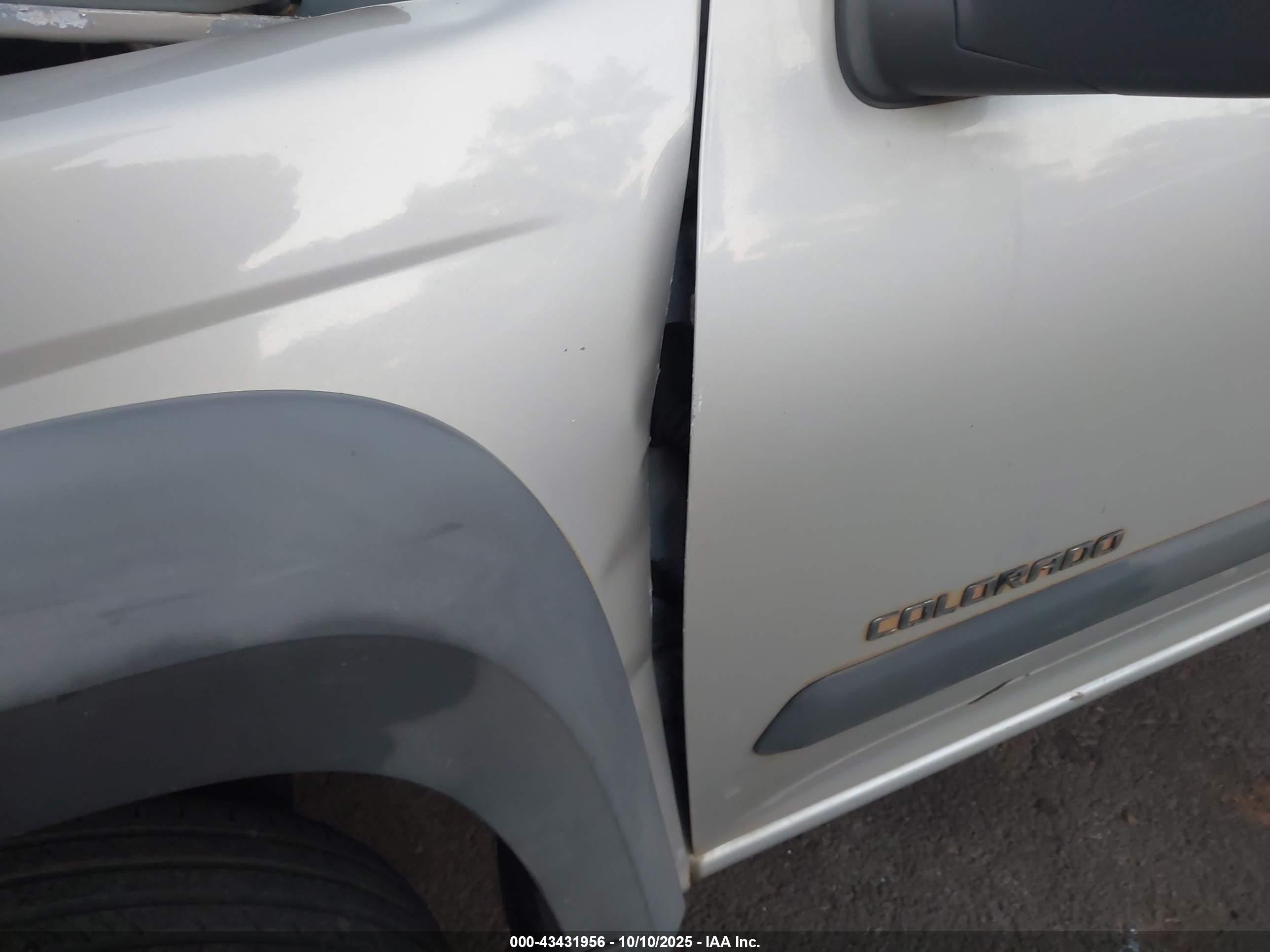 2004 Chevrolet Colorado Ls Brown vin: 1GCDT136048129751