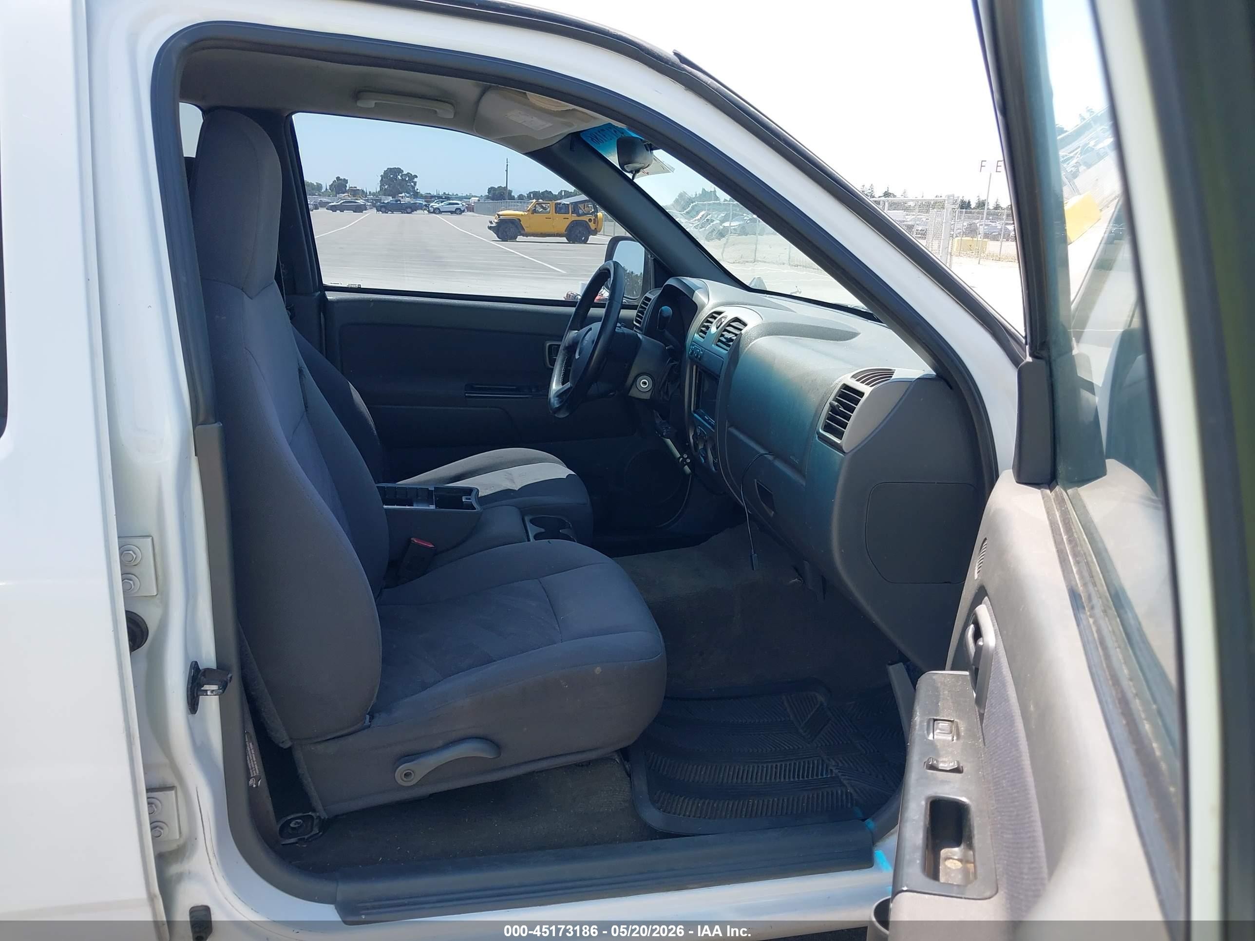 2004 Chevrolet Colorado Ls White vin: 1GCDT136148220155