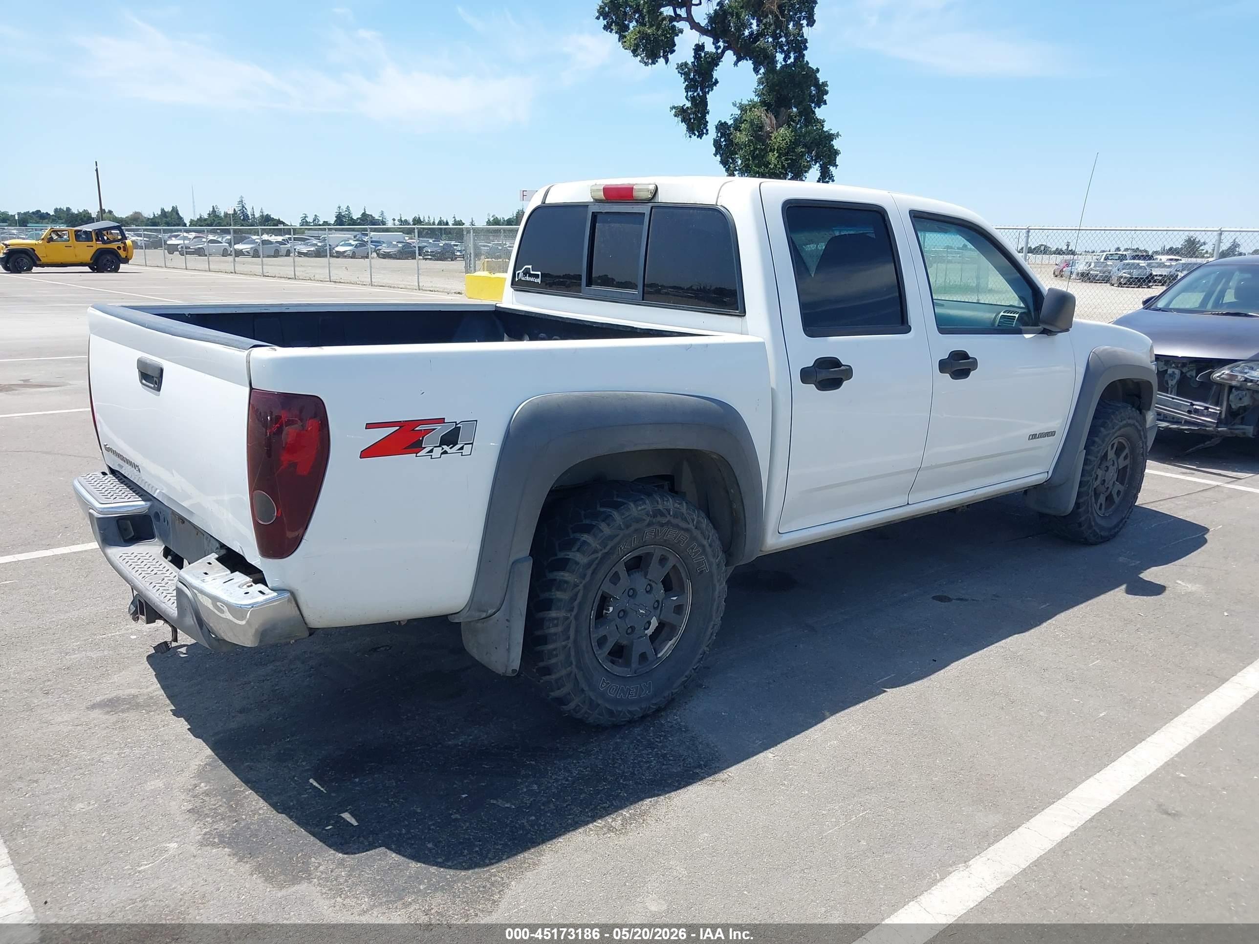 2004 Chevrolet Colorado Ls White vin: 1GCDT136148220155