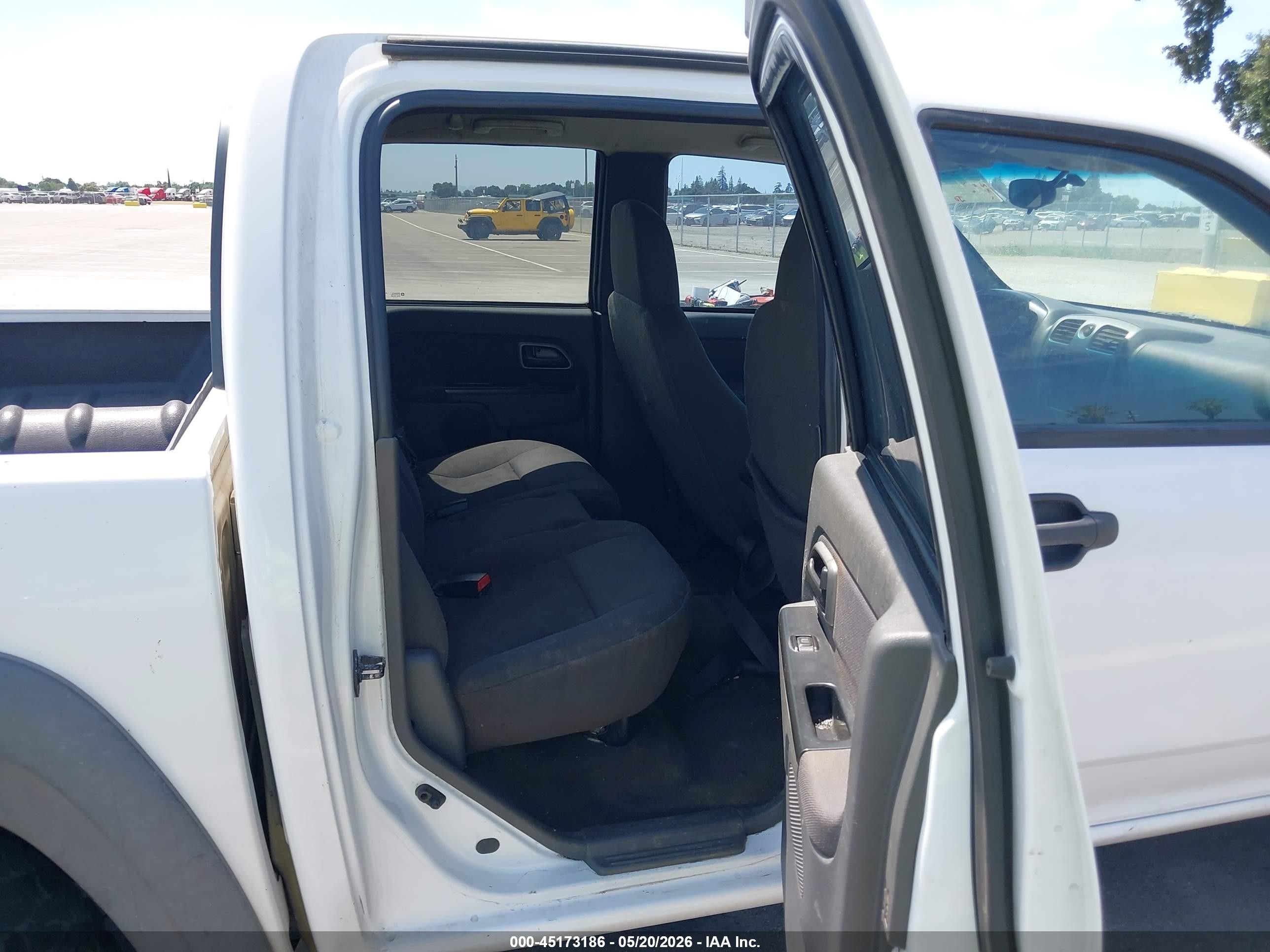 2004 Chevrolet Colorado Ls White vin: 1GCDT136148220155