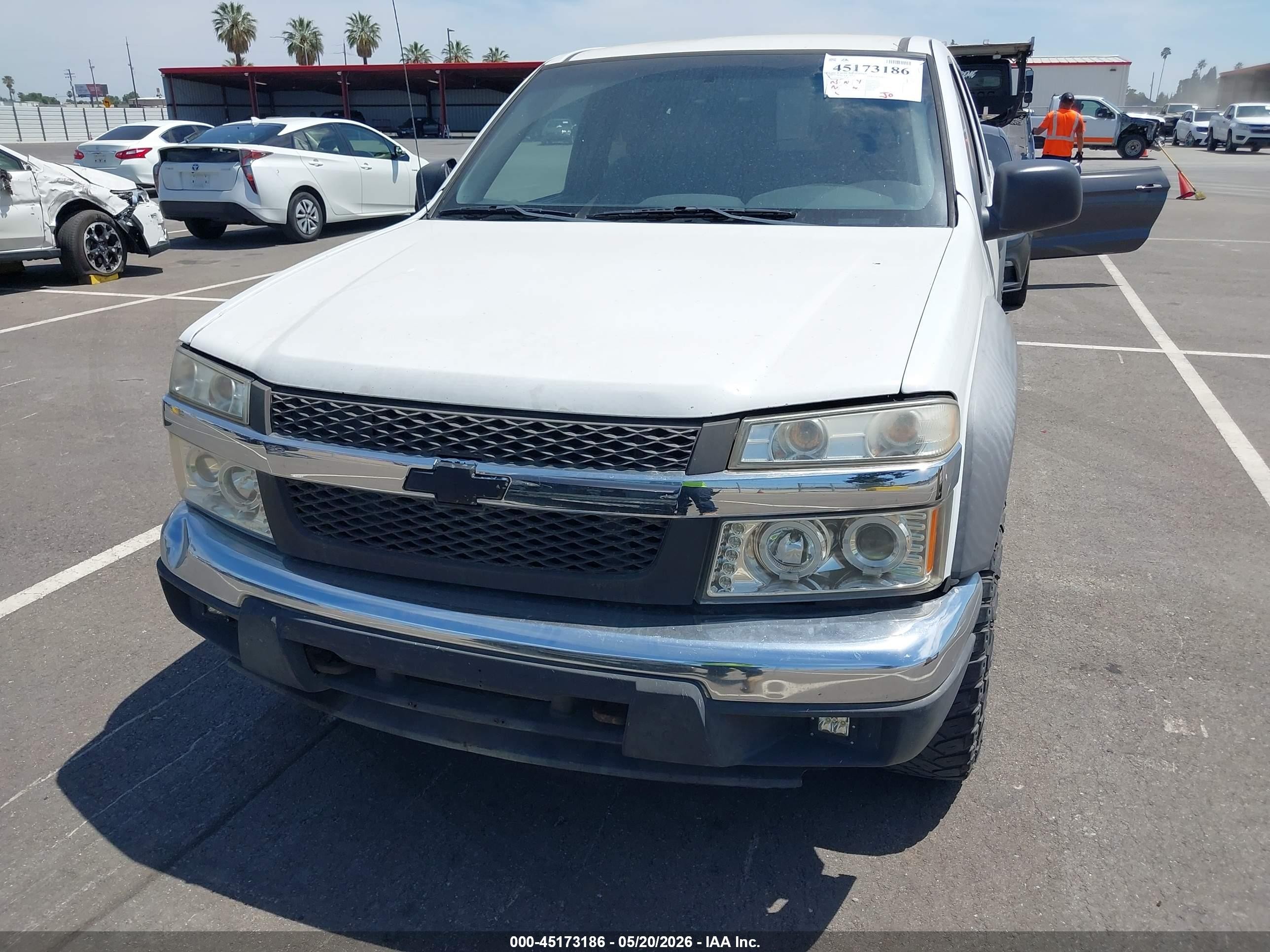 2004 Chevrolet Colorado Ls White vin: 1GCDT136148220155