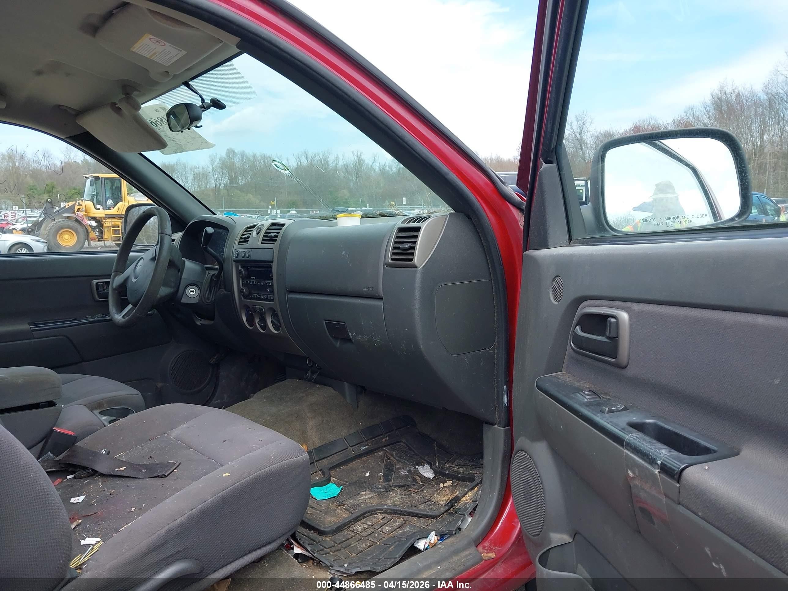 2005 Chevrolet Colorado Ls Red vin: 1GCDT136158272841