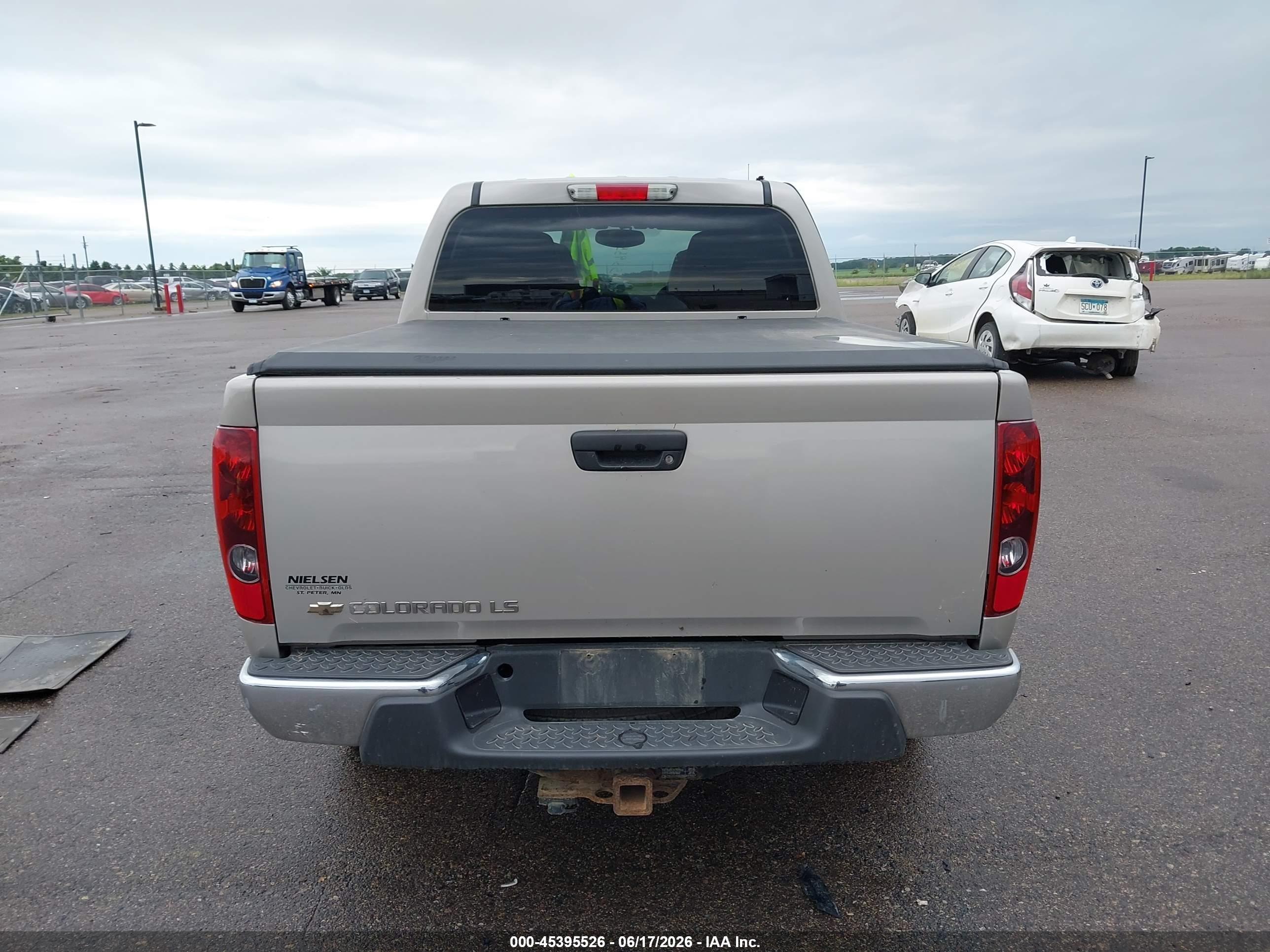 2004 Chevrolet Colorado Ls Silver vin: 1GCDT136448169038