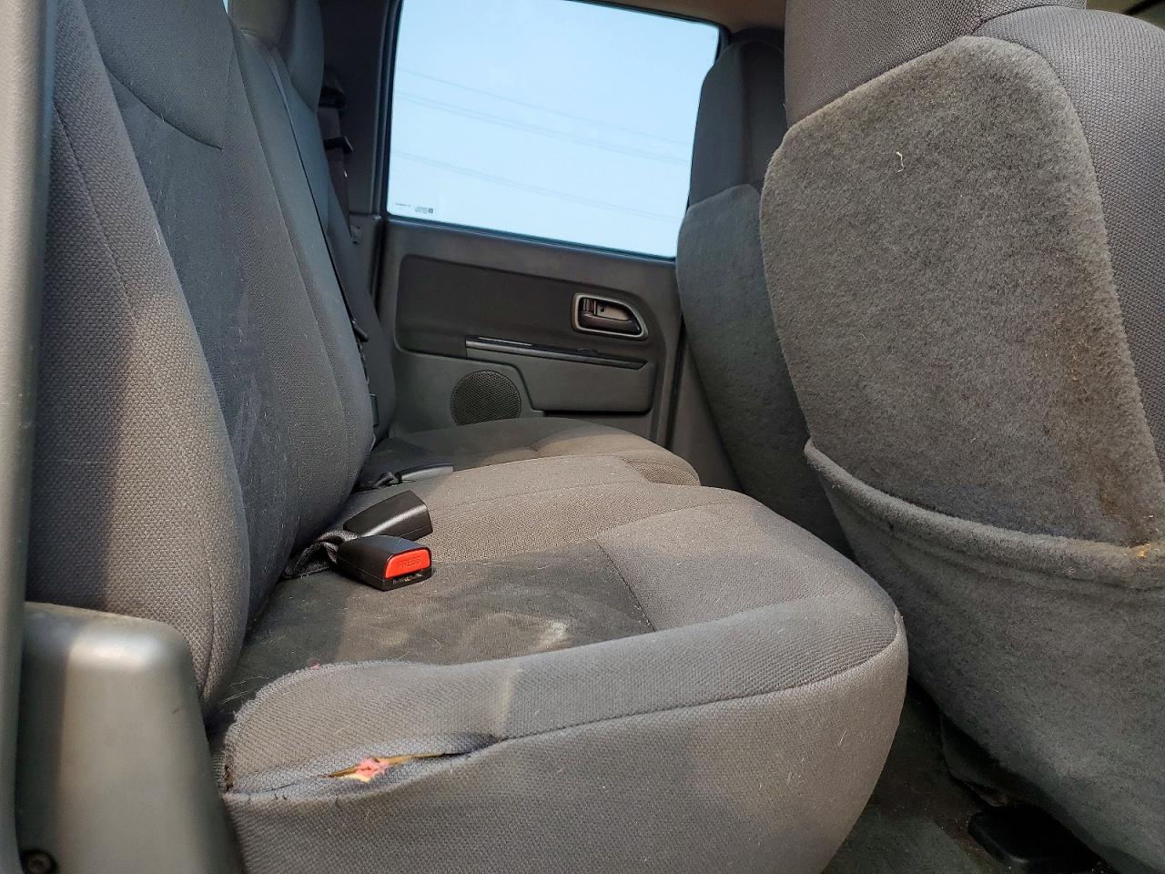 2005 Chevrolet Colorado Серебряный vin: 1GCDT136558210097