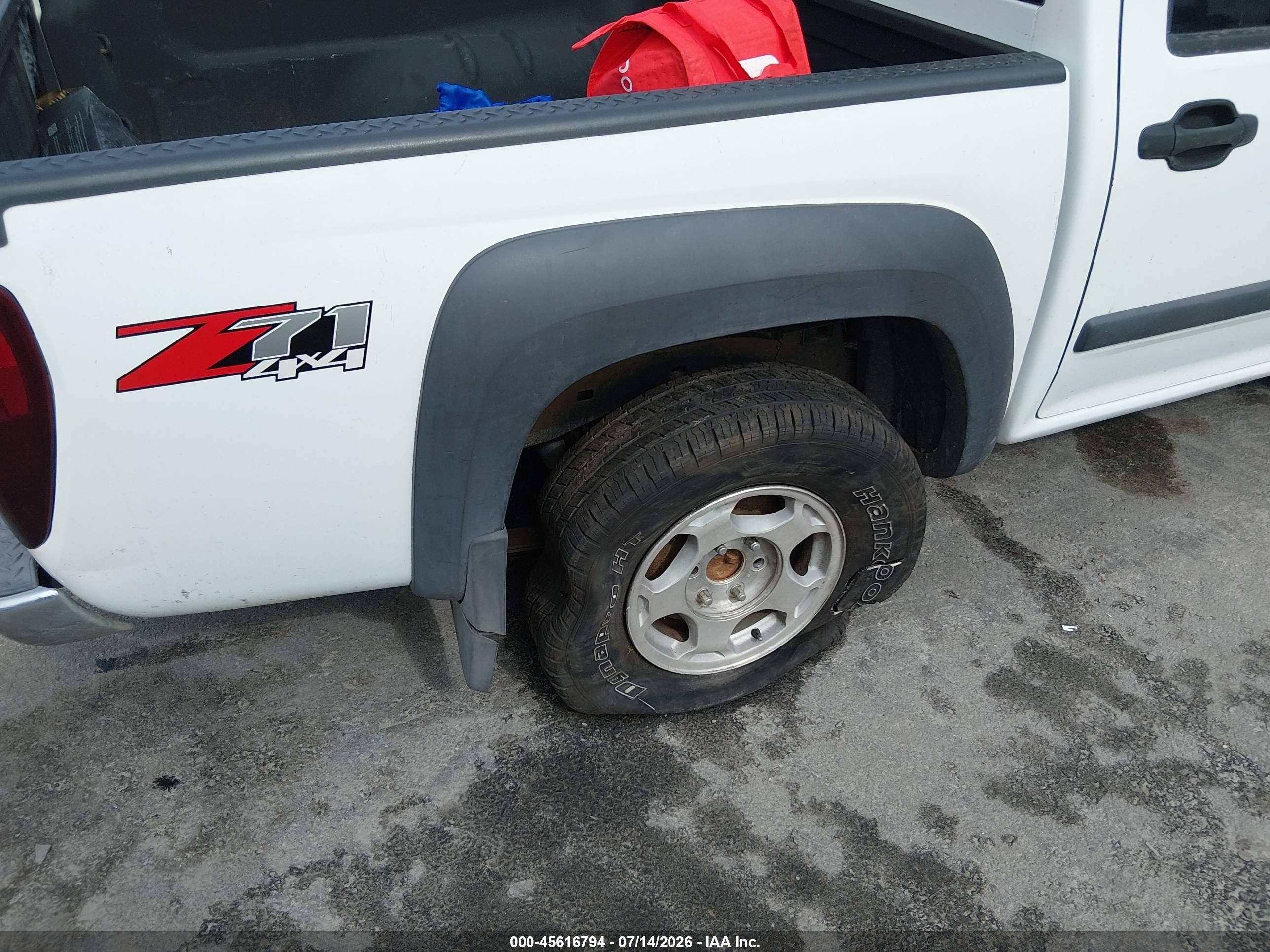 2004 Chevrolet Colorado Ls White vin: 1GCDT136848129710