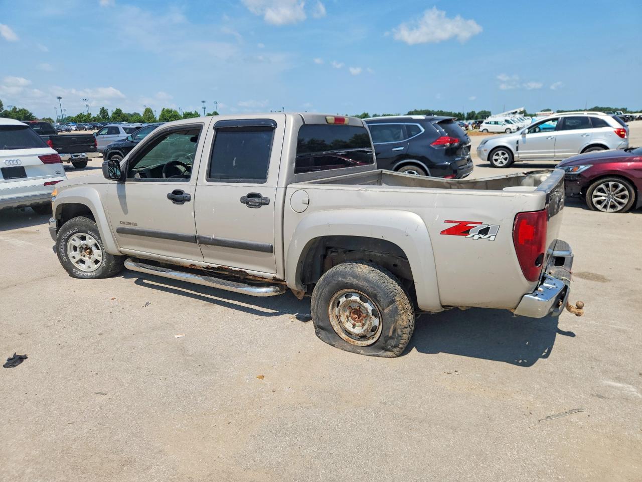 2004 Chevrolet Colorado Silver vin: 1GCDT136848133319