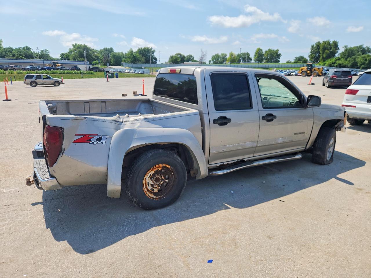 2004 Chevrolet Colorado Silver vin: 1GCDT136848133319