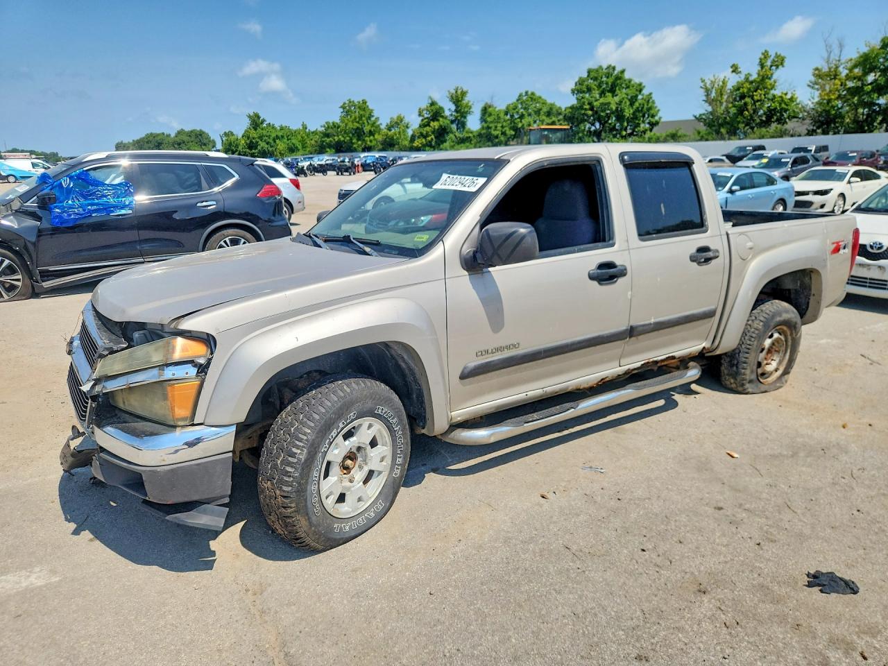 2004 Chevrolet Colorado Silver vin: 1GCDT136848133319