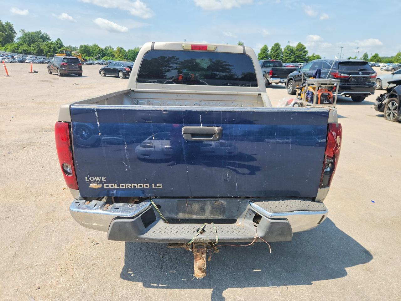 2004 Chevrolet Colorado Silver vin: 1GCDT136848133319