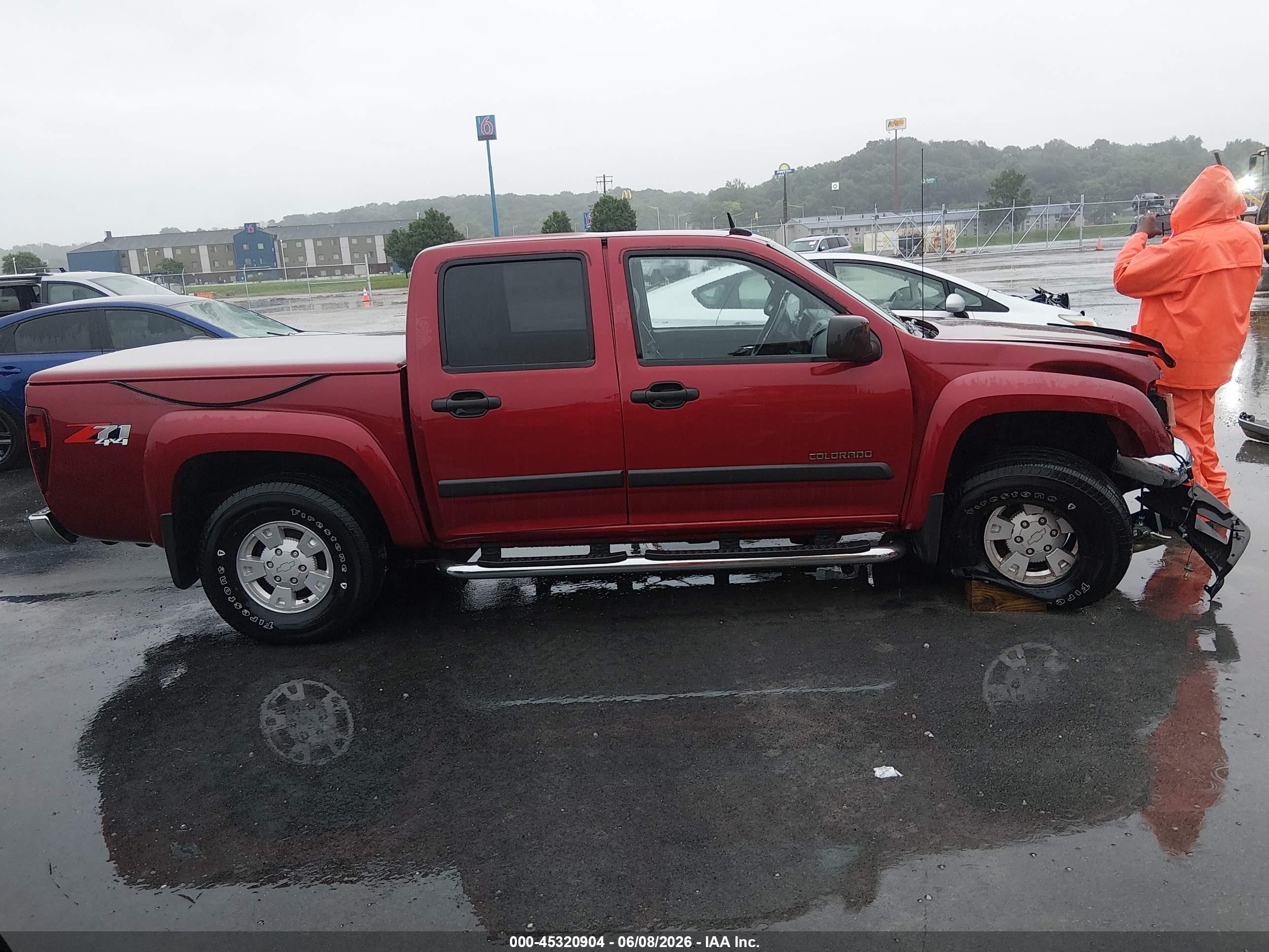 2005 Chevrolet Colorado Ls Red vin: 1GCDT136858220784