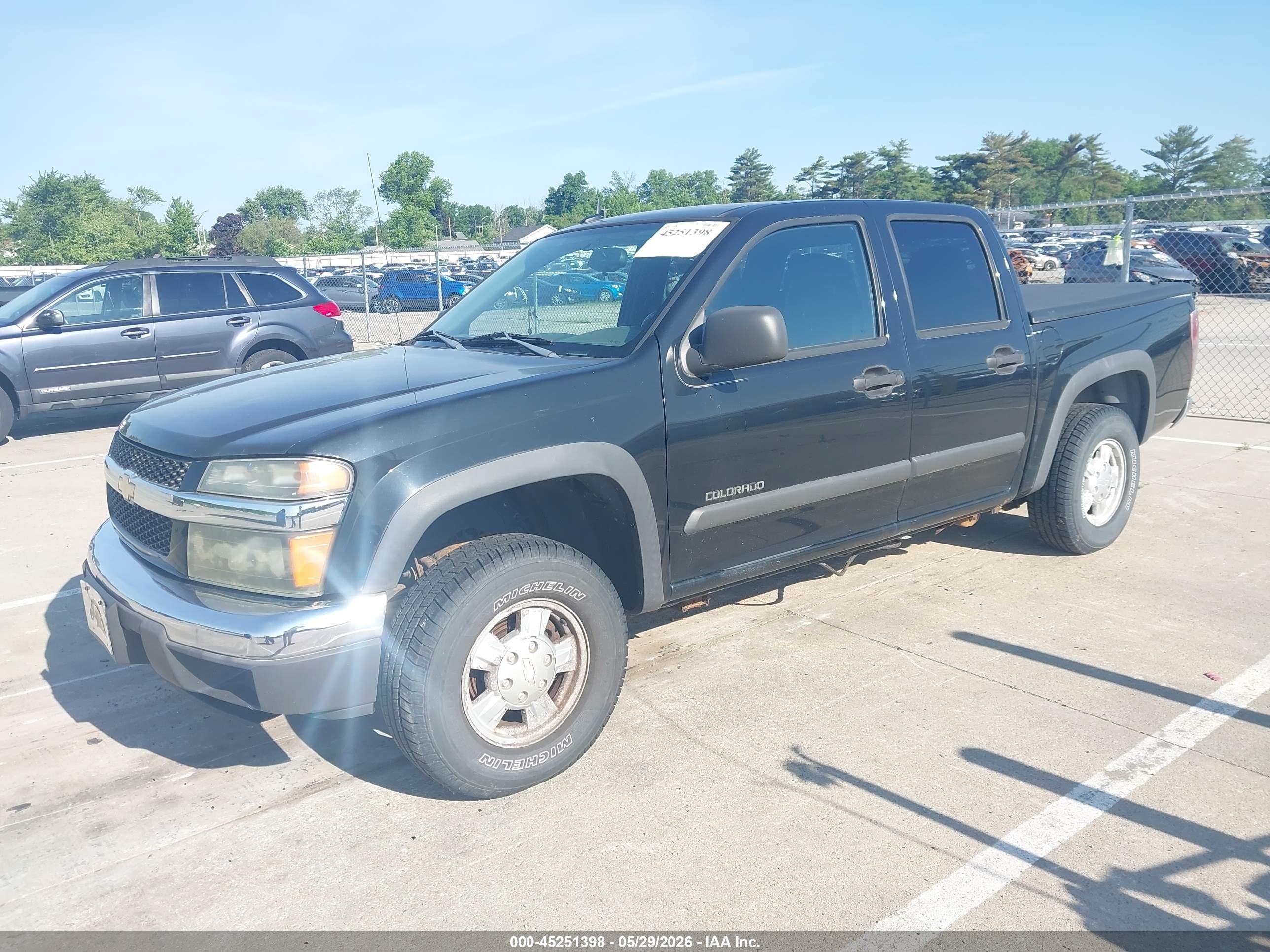 2005 Chevrolet Colorado Ls Black vin: 1GCDT136X58217563