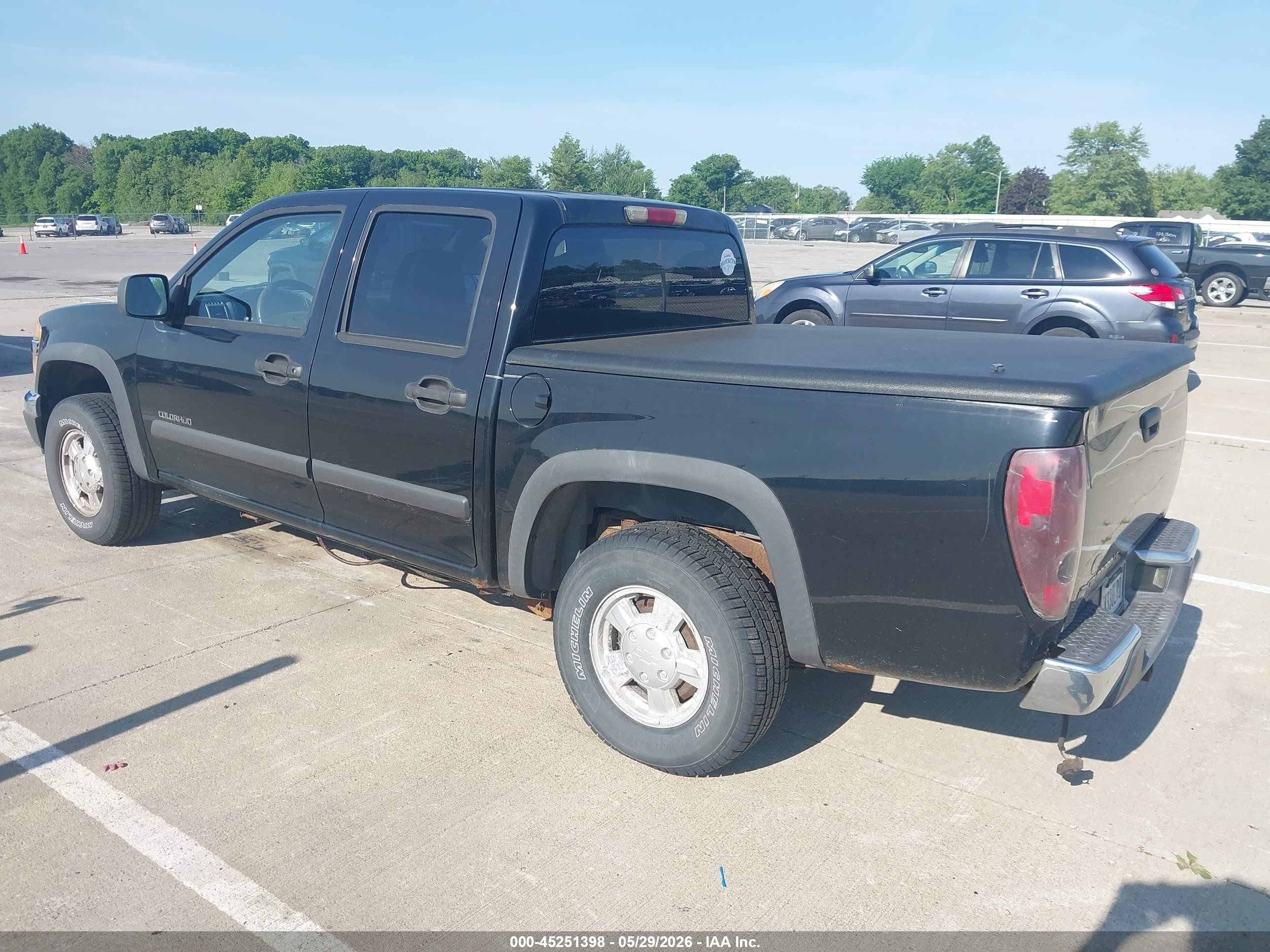 2005 Chevrolet Colorado Ls Black vin: 1GCDT136X58217563