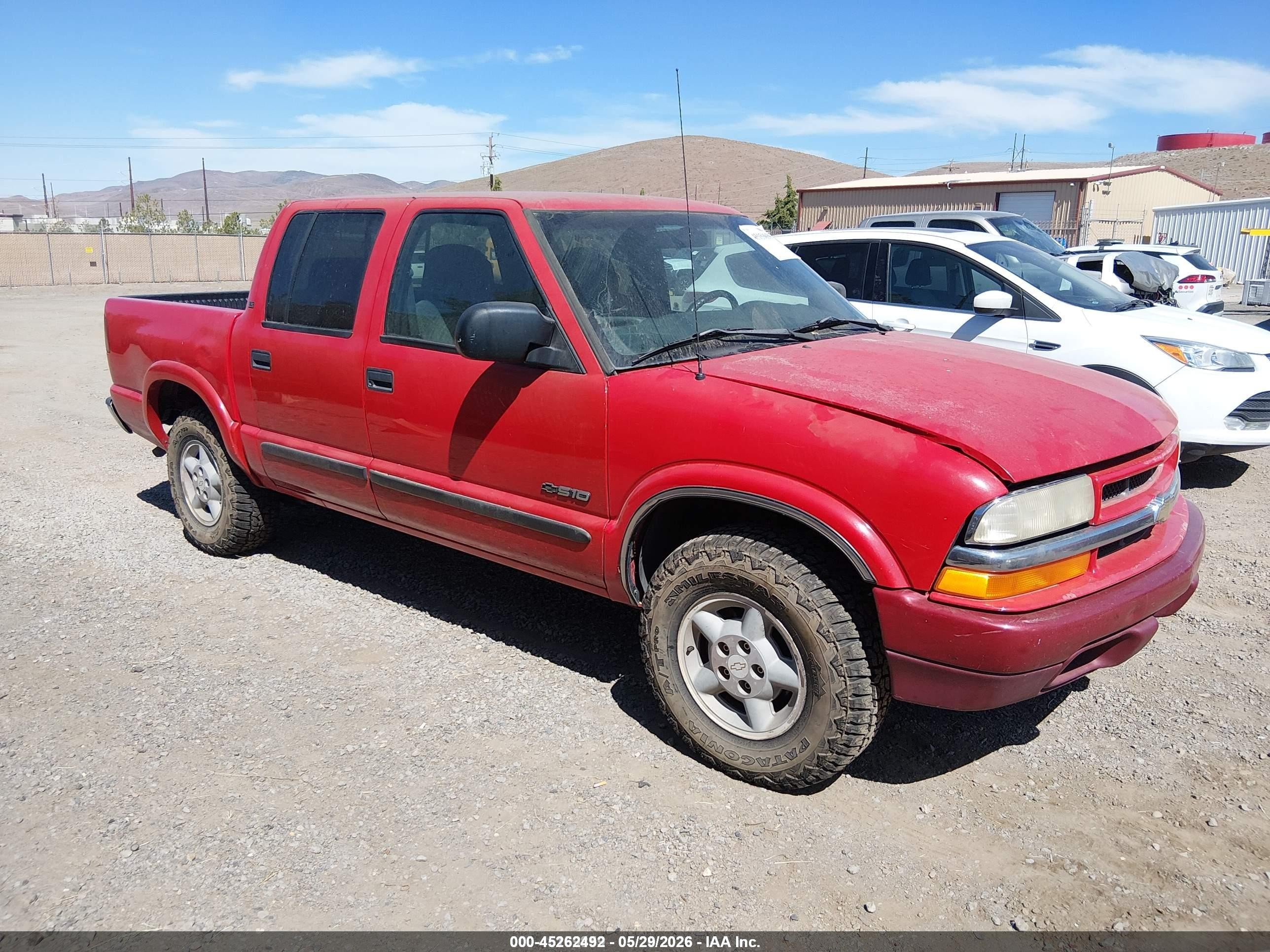 2001 Chevrolet S-10 Ls Red vin: 1GCDT13W01K148606