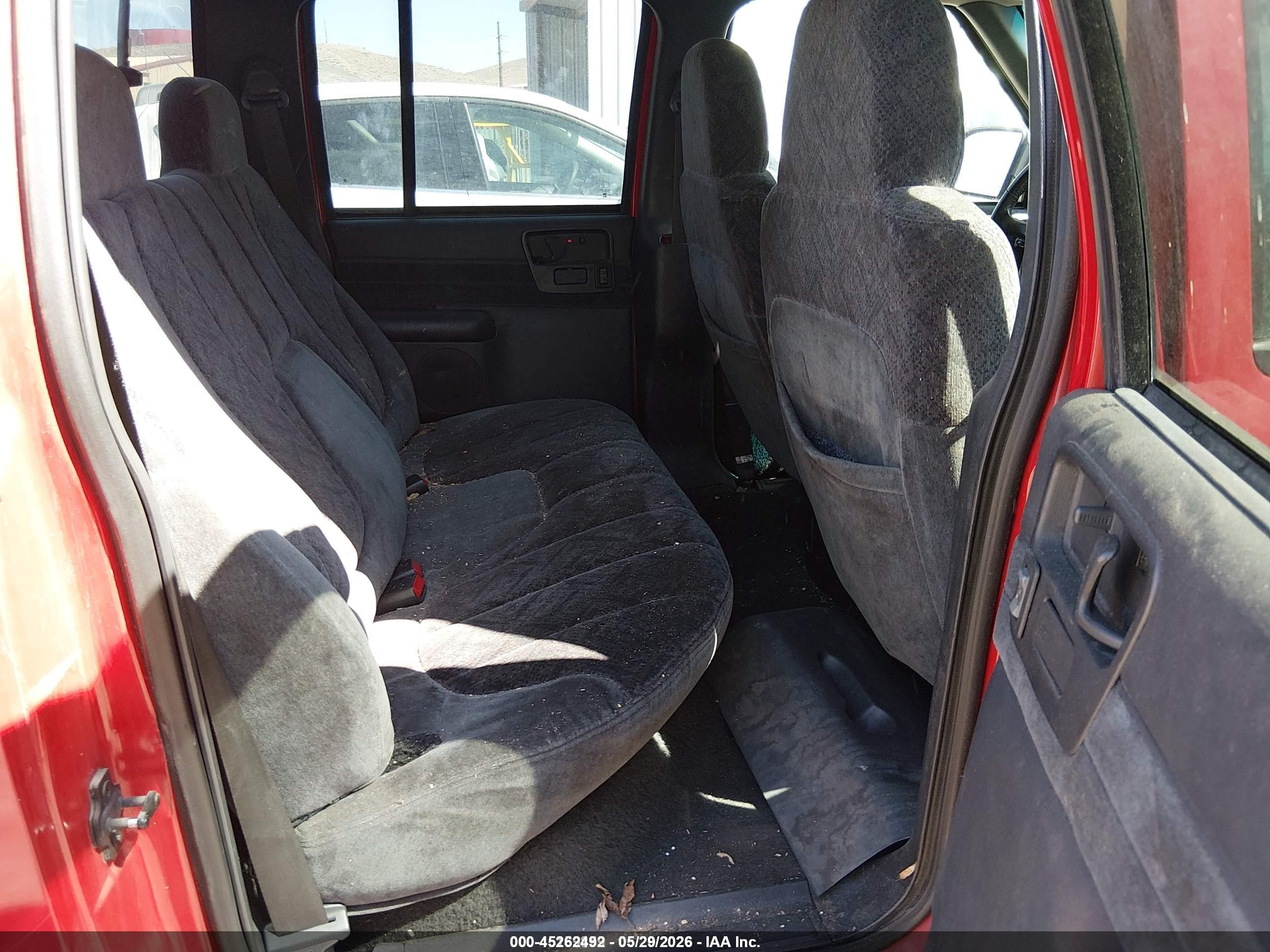 2001 Chevrolet S-10 Ls Red vin: 1GCDT13W01K148606