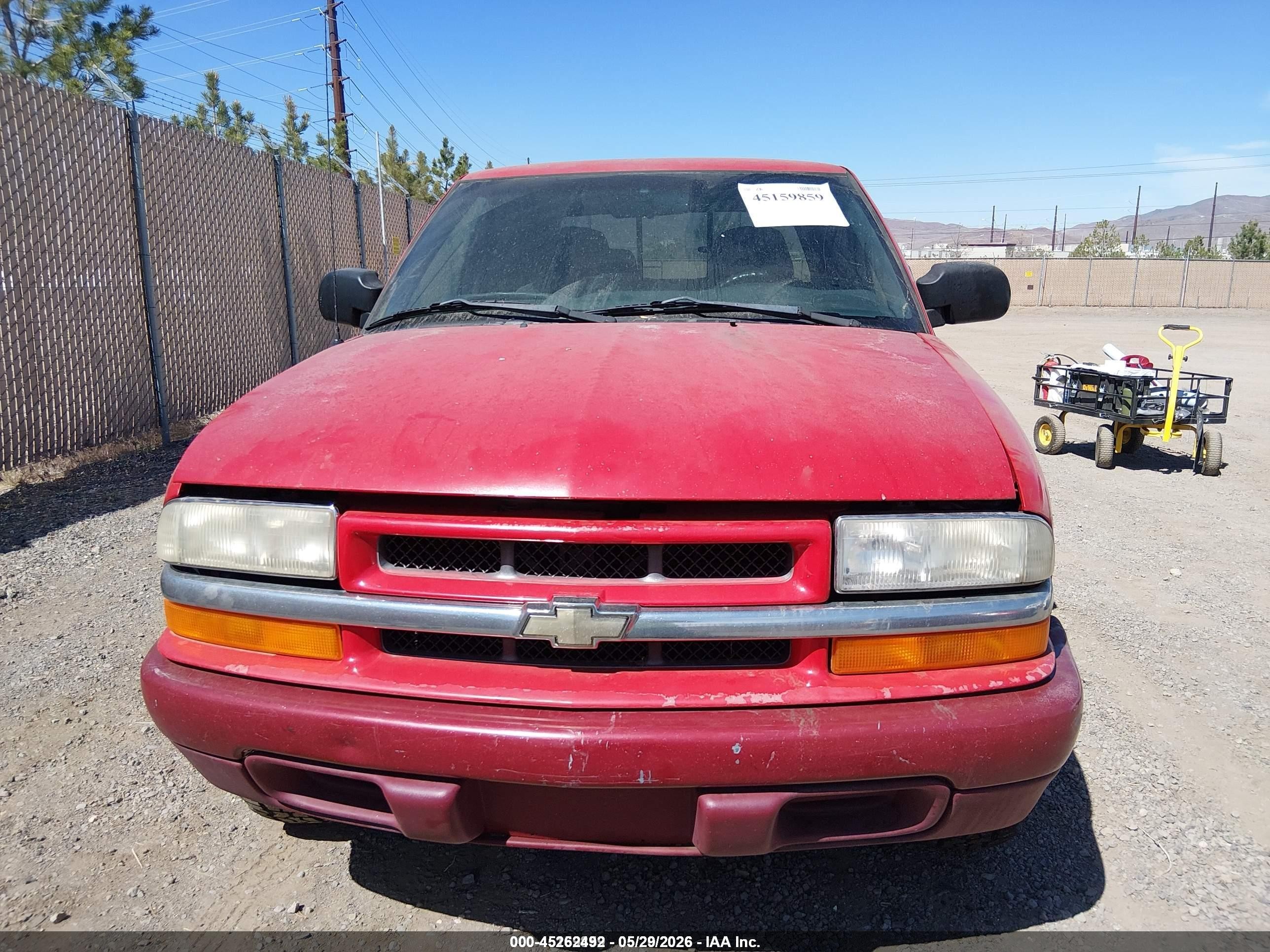 2001 Chevrolet S-10 Ls Red vin: 1GCDT13W01K148606