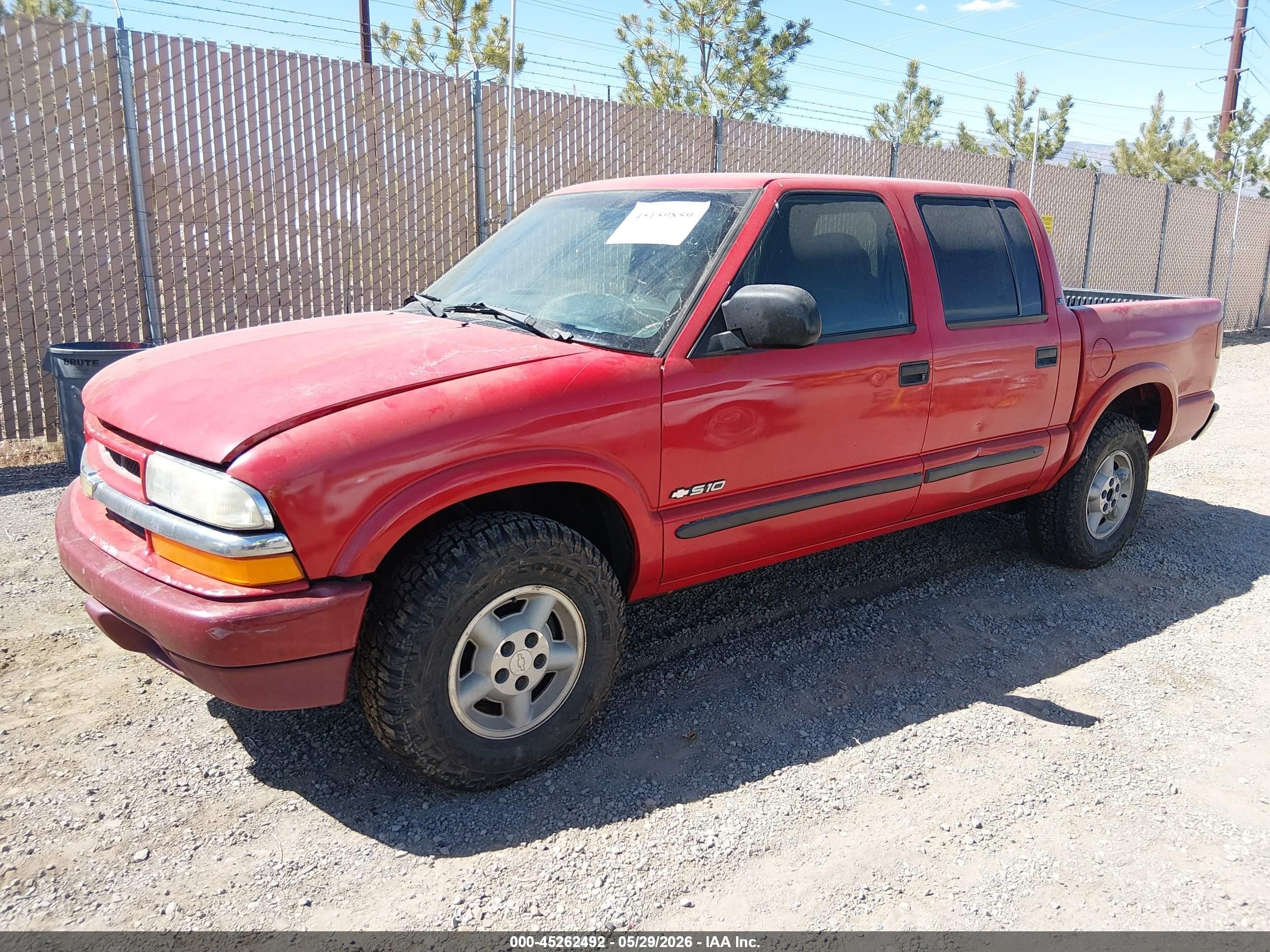 2001 Chevrolet S-10 Ls Red vin: 1GCDT13W01K148606