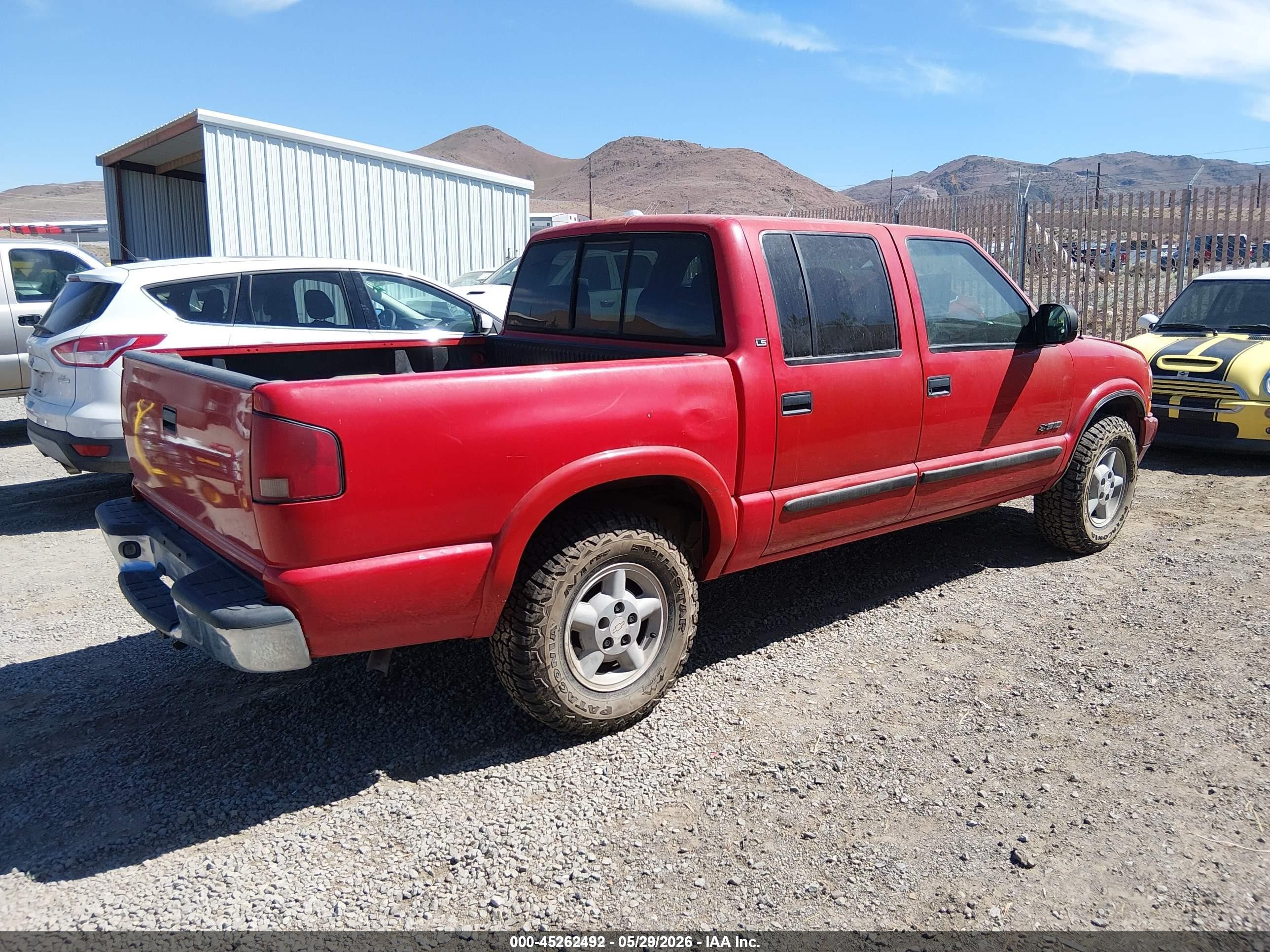 2001 Chevrolet S-10 Ls Red vin: 1GCDT13W01K148606