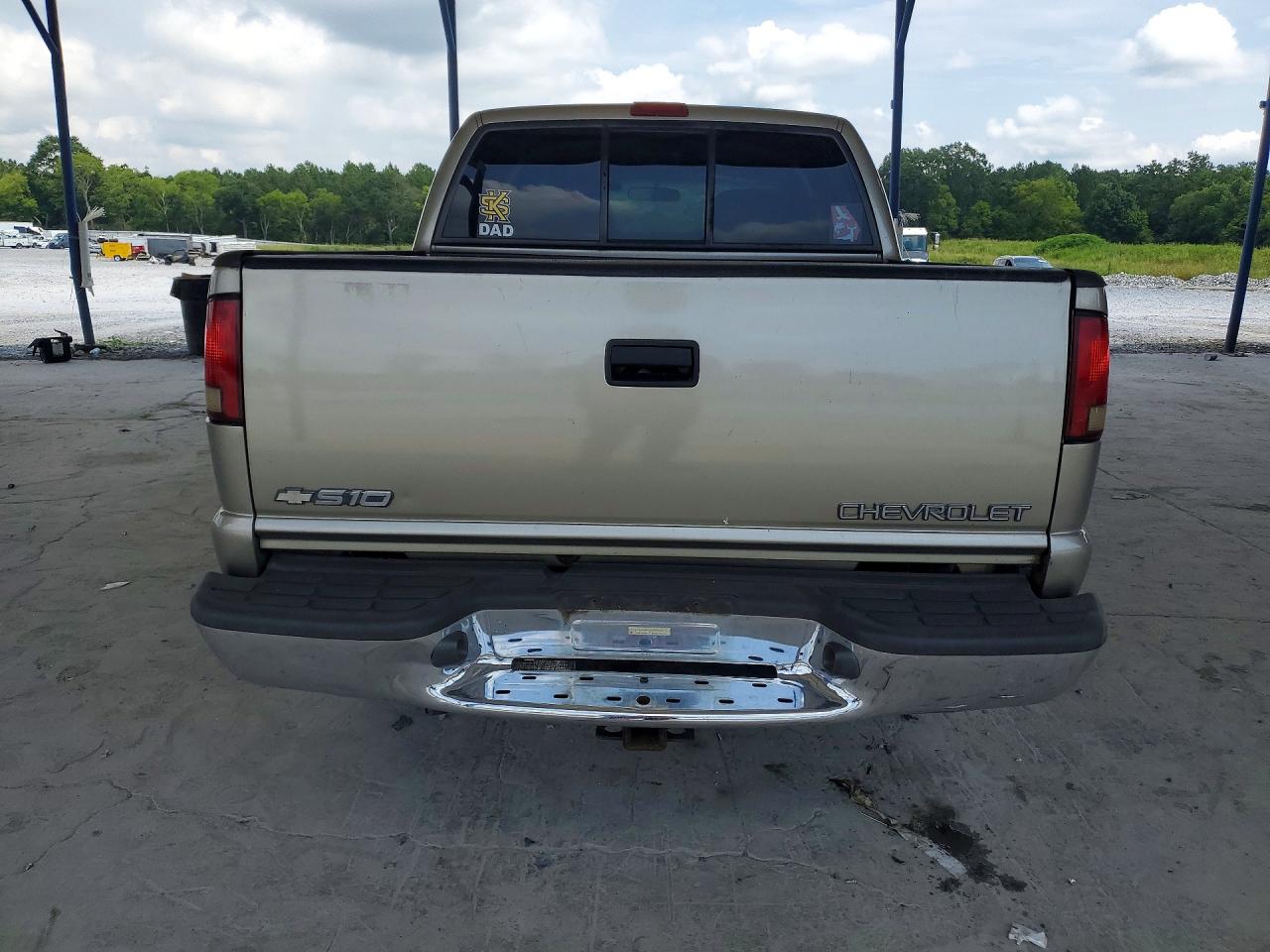 2001 Chevrolet S Truck S10 Gold vin: 1GCDT13W11K262873