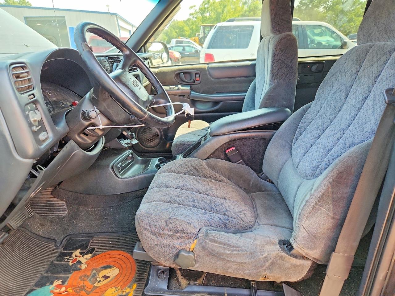 2001 Chevrolet S Truck S10 Black vin: 1GCDT13W21K181963