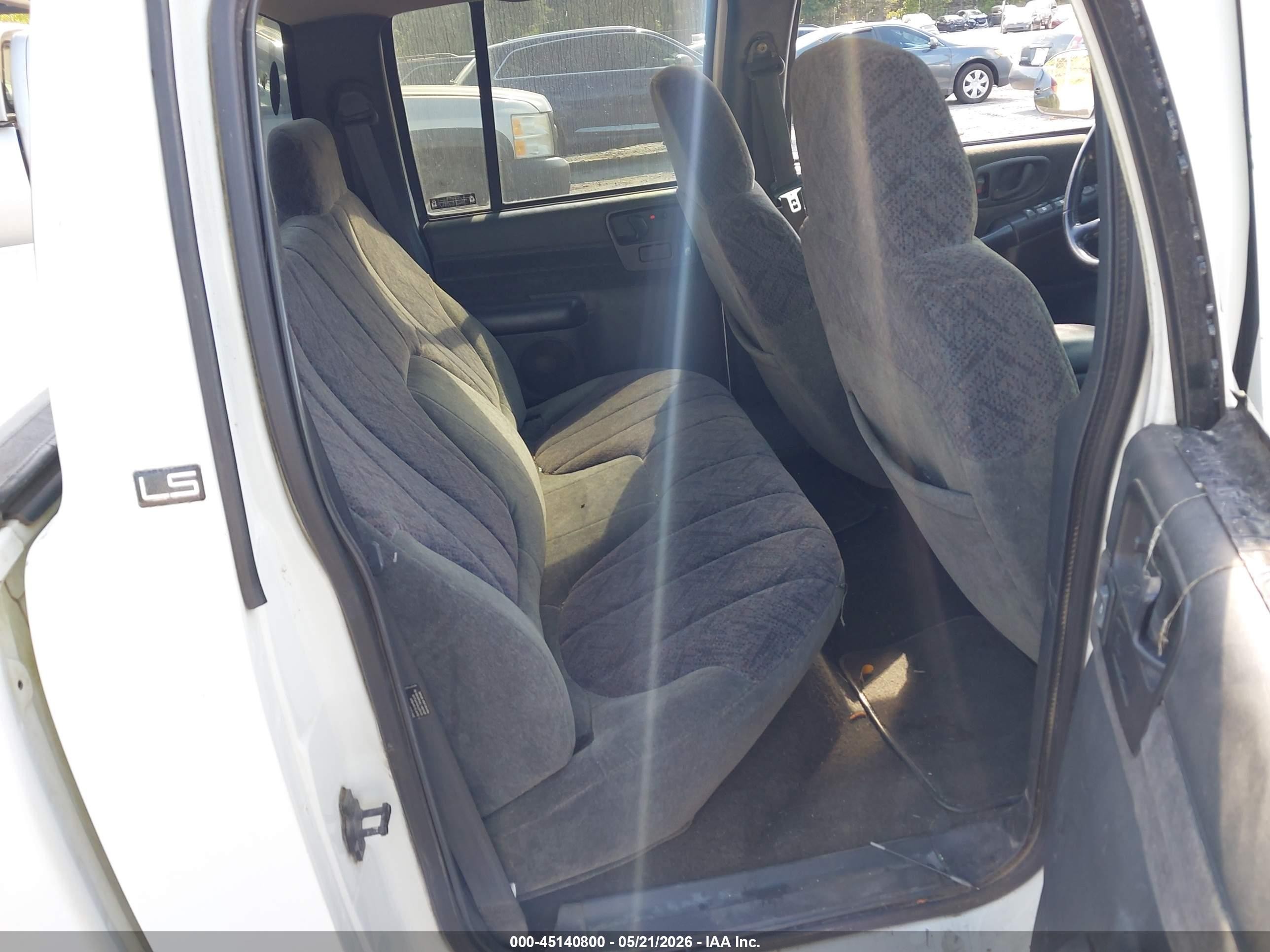 2002 Chevrolet S-10 Ls Белый vin: 1GCDT13W22K146860