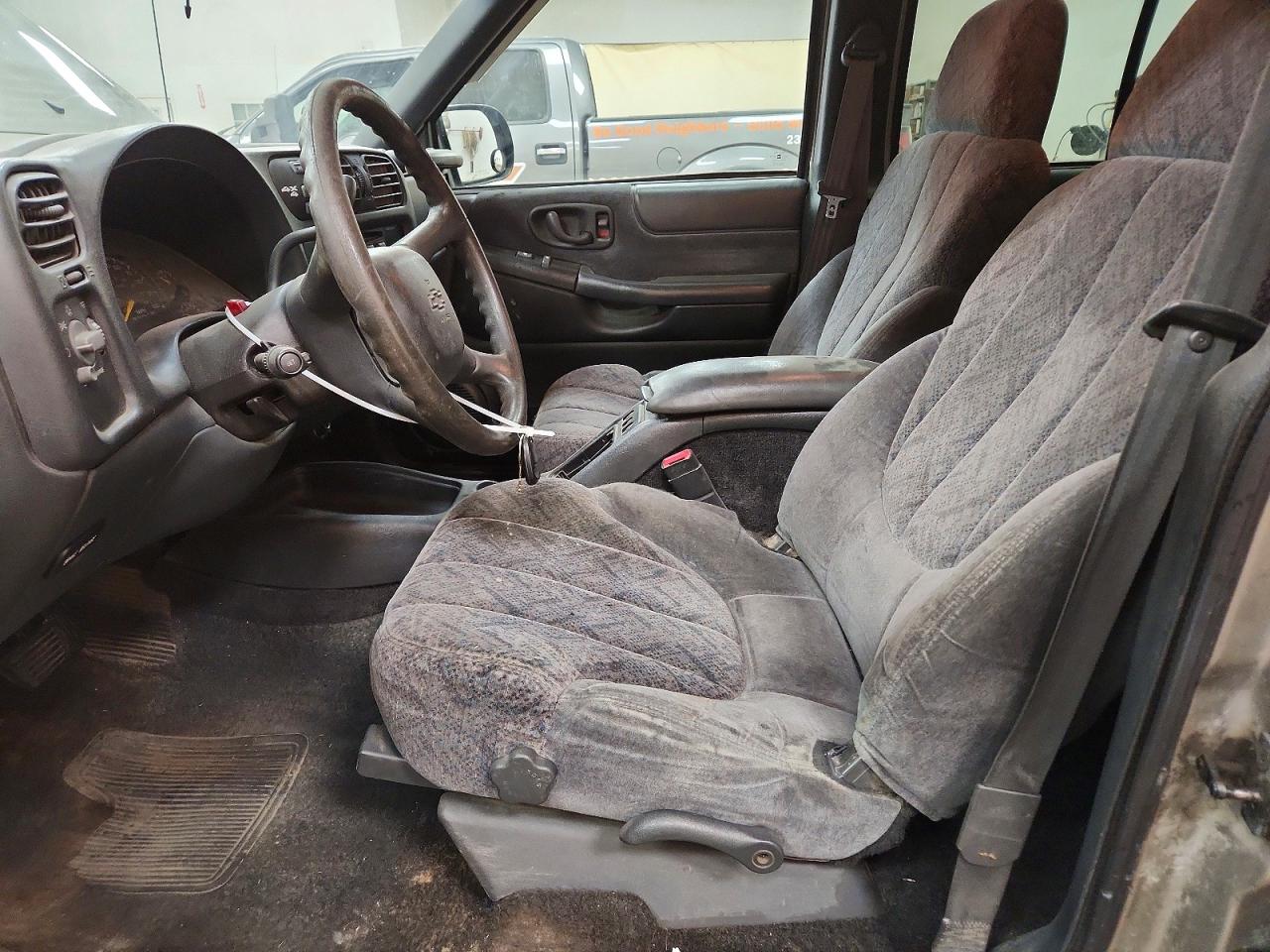 2001 Chevrolet S Truck S10 Tan vin: 1GCDT13W61K154281