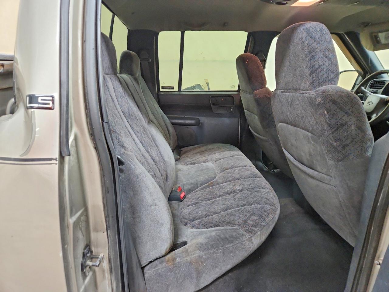 2001 Chevrolet S Truck S10 Tan vin: 1GCDT13W61K154281