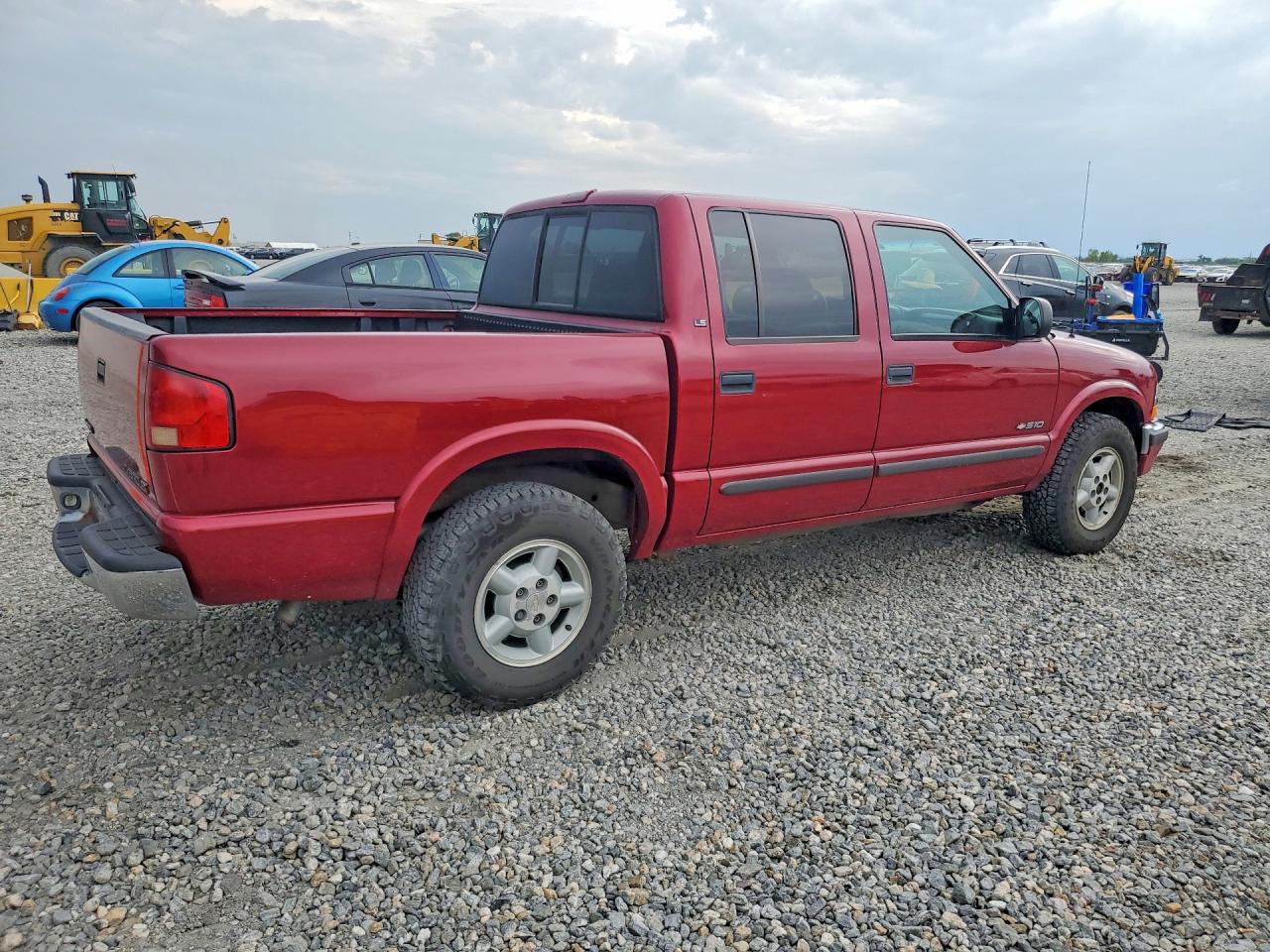 2002 Chevrolet S Truck S10 Red vin: 1GCDT13W62K137580