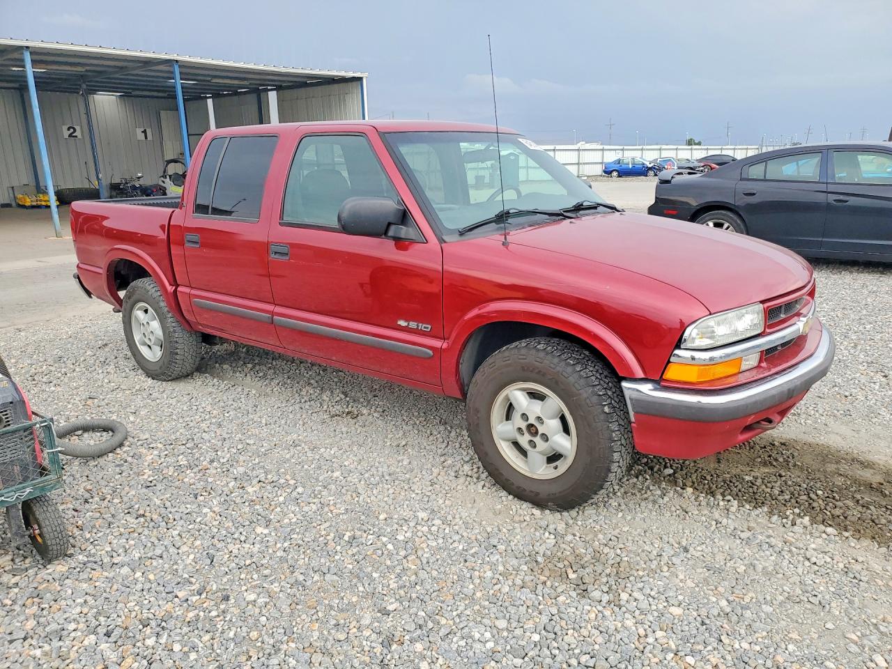 2002 Chevrolet S Truck S10 Red vin: 1GCDT13W62K137580