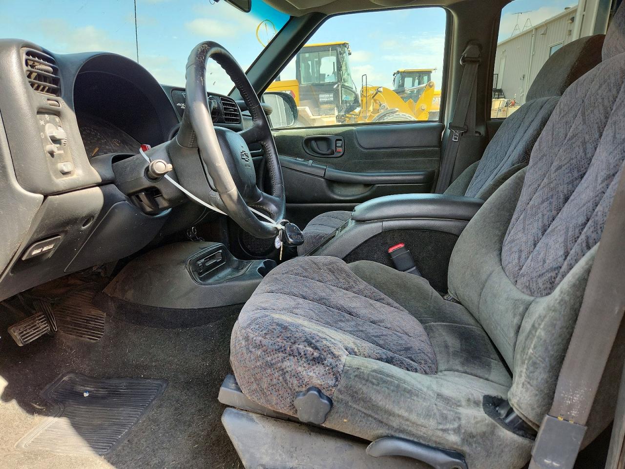 2002 Chevrolet S Truck S10 Gray vin: 1GCDT13W92K155975