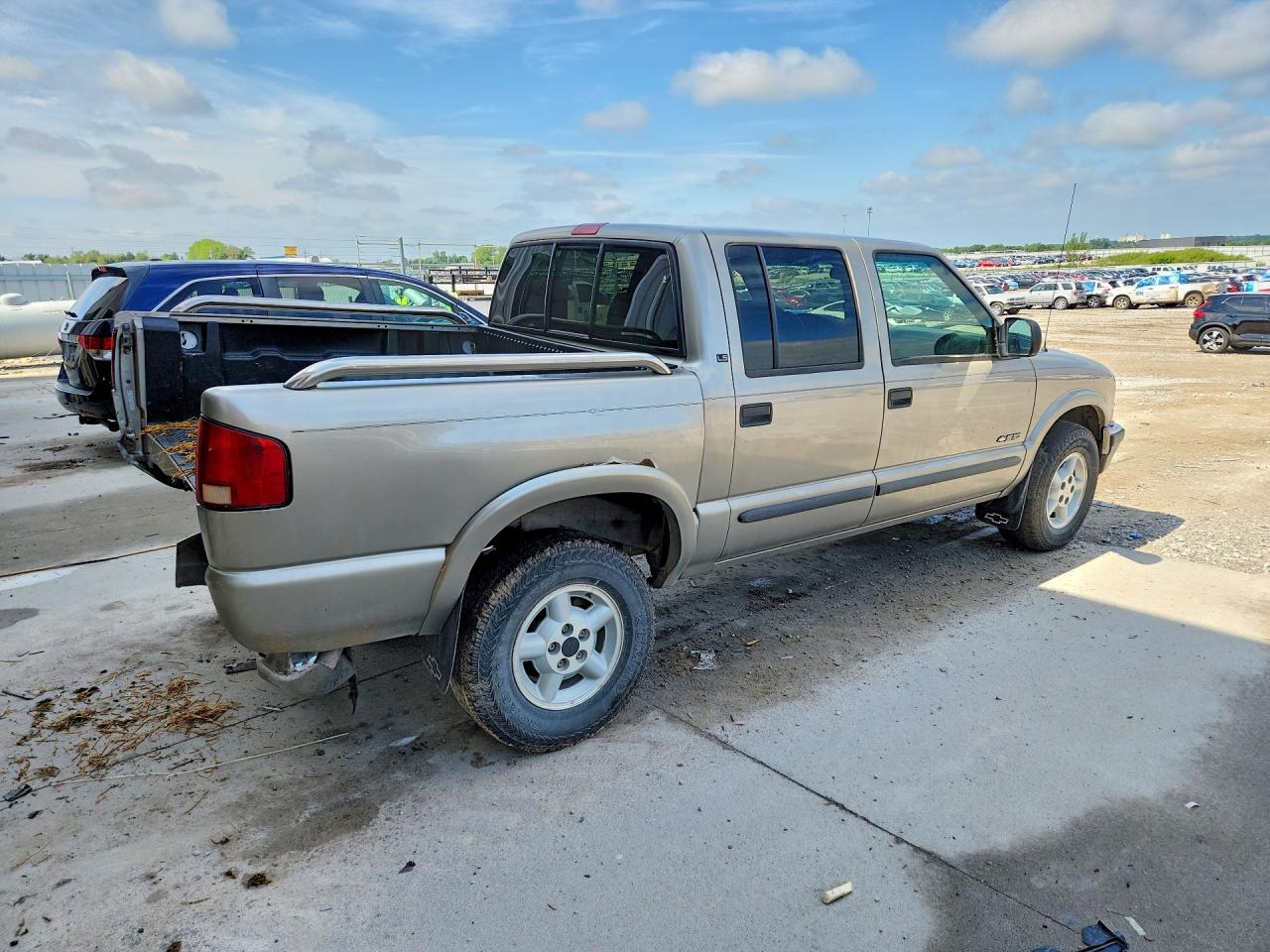 2002 Chevrolet S Truck S10 Gray vin: 1GCDT13W92K155975