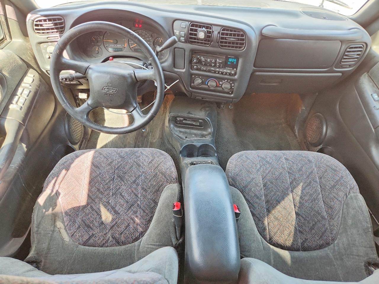2002 Chevrolet S Truck S10 Gray vin: 1GCDT13W92K155975