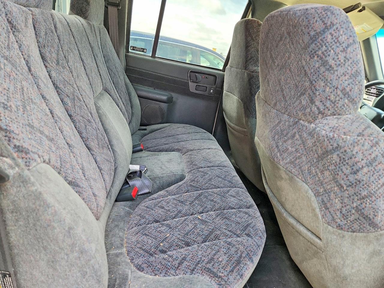 2002 Chevrolet S Truck S10 Gray vin: 1GCDT13W92K155975