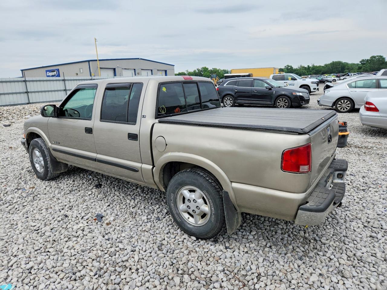 2002 Chevrolet S Truck S10 Tan vin: 1GCDT13W92K239701