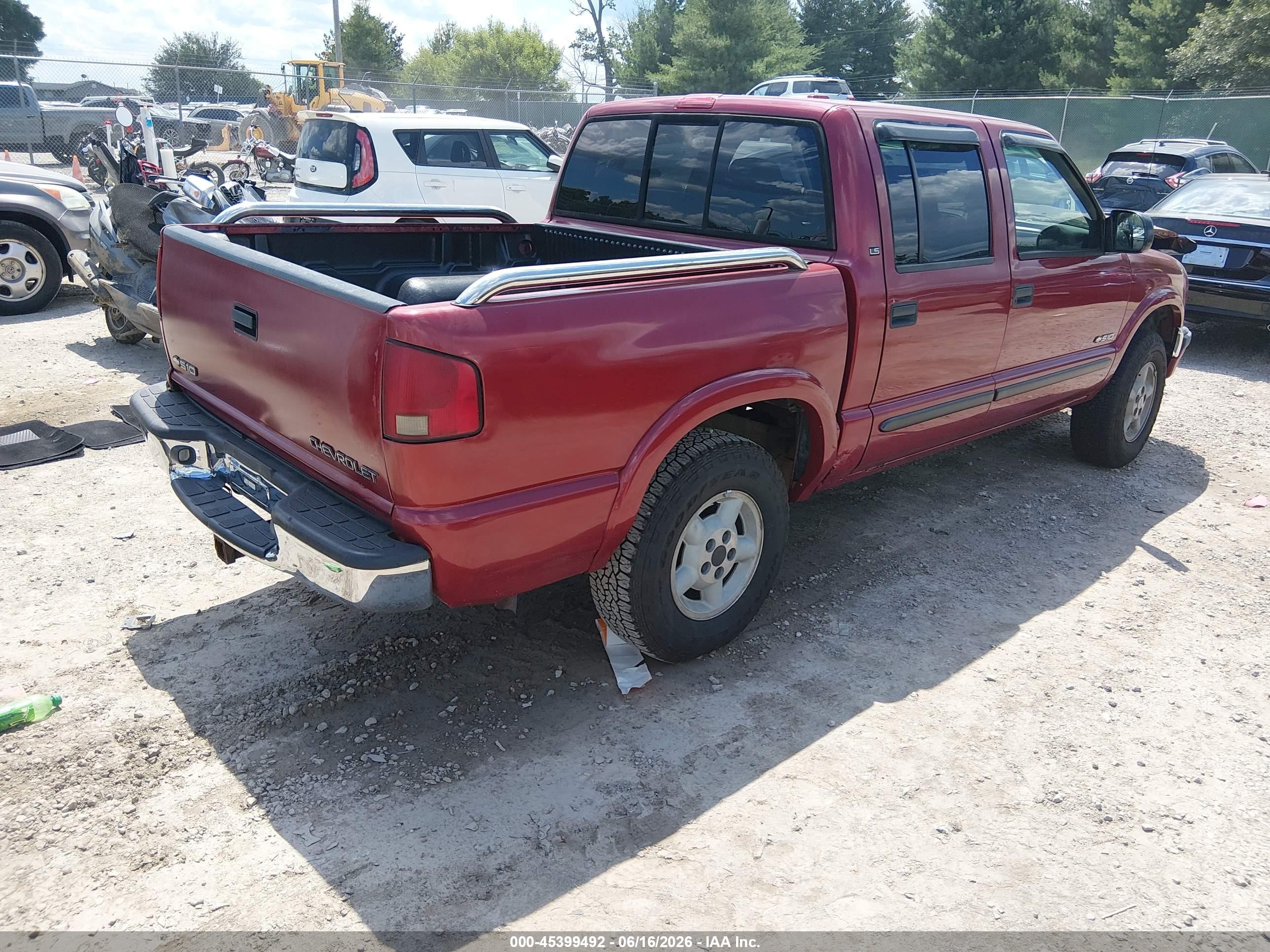 2002 Chevrolet S-10 Ls Красный vin: 1GCDT13WX2K168427
