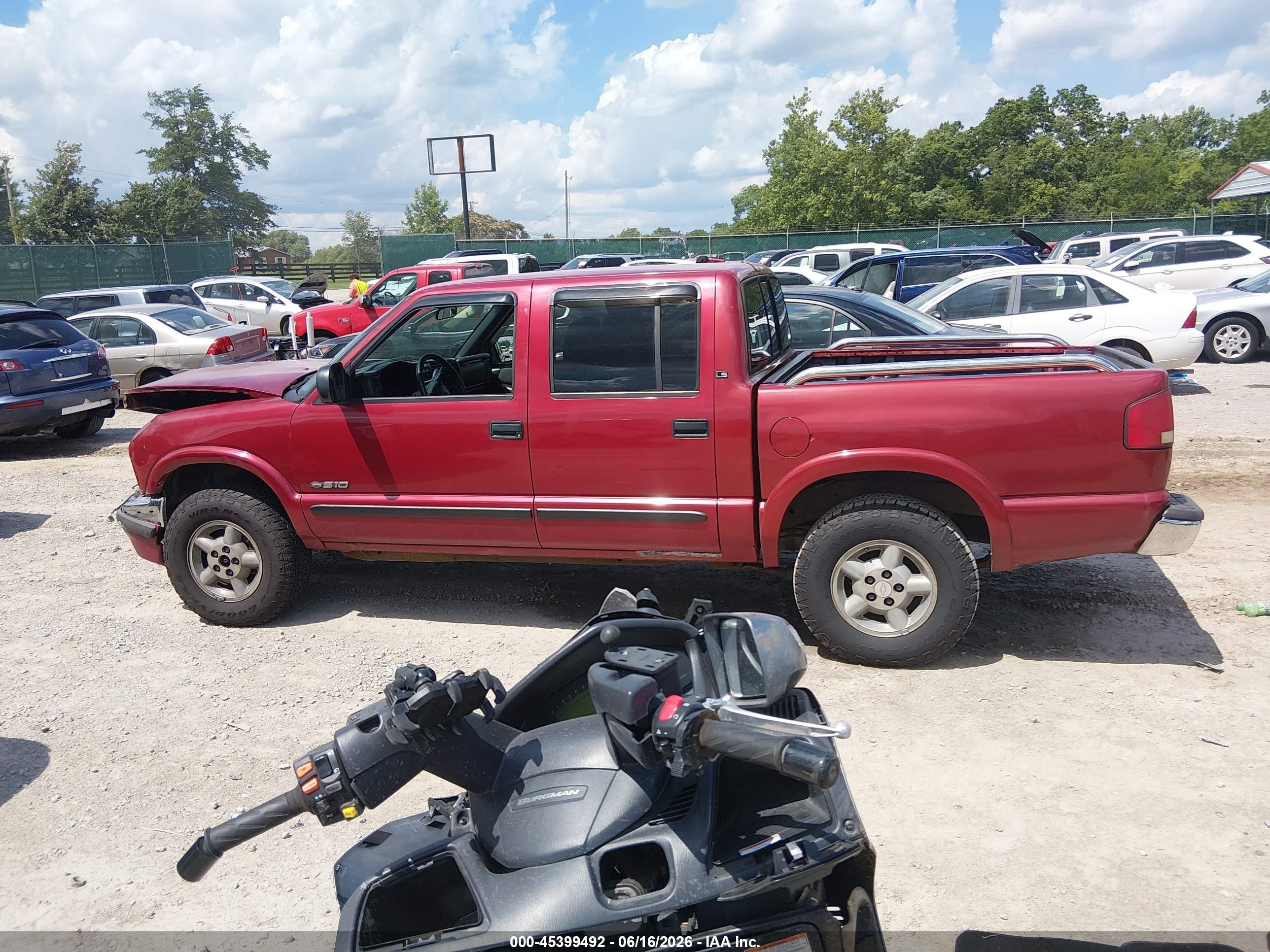 2002 Chevrolet S-10 Ls Красный vin: 1GCDT13WX2K168427