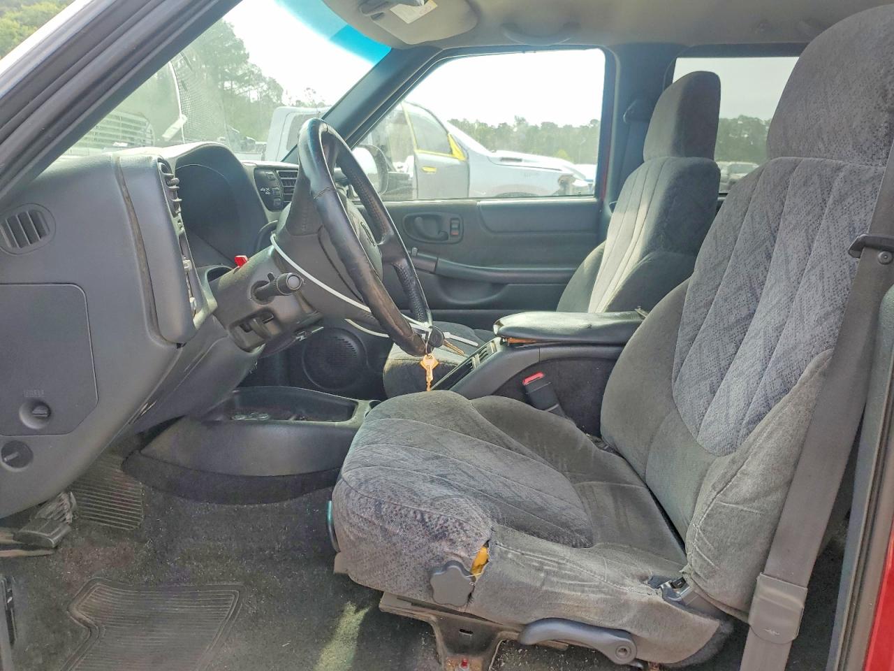 2002 Chev S10 Burgundy vin: 1GCDT13WX2K194218