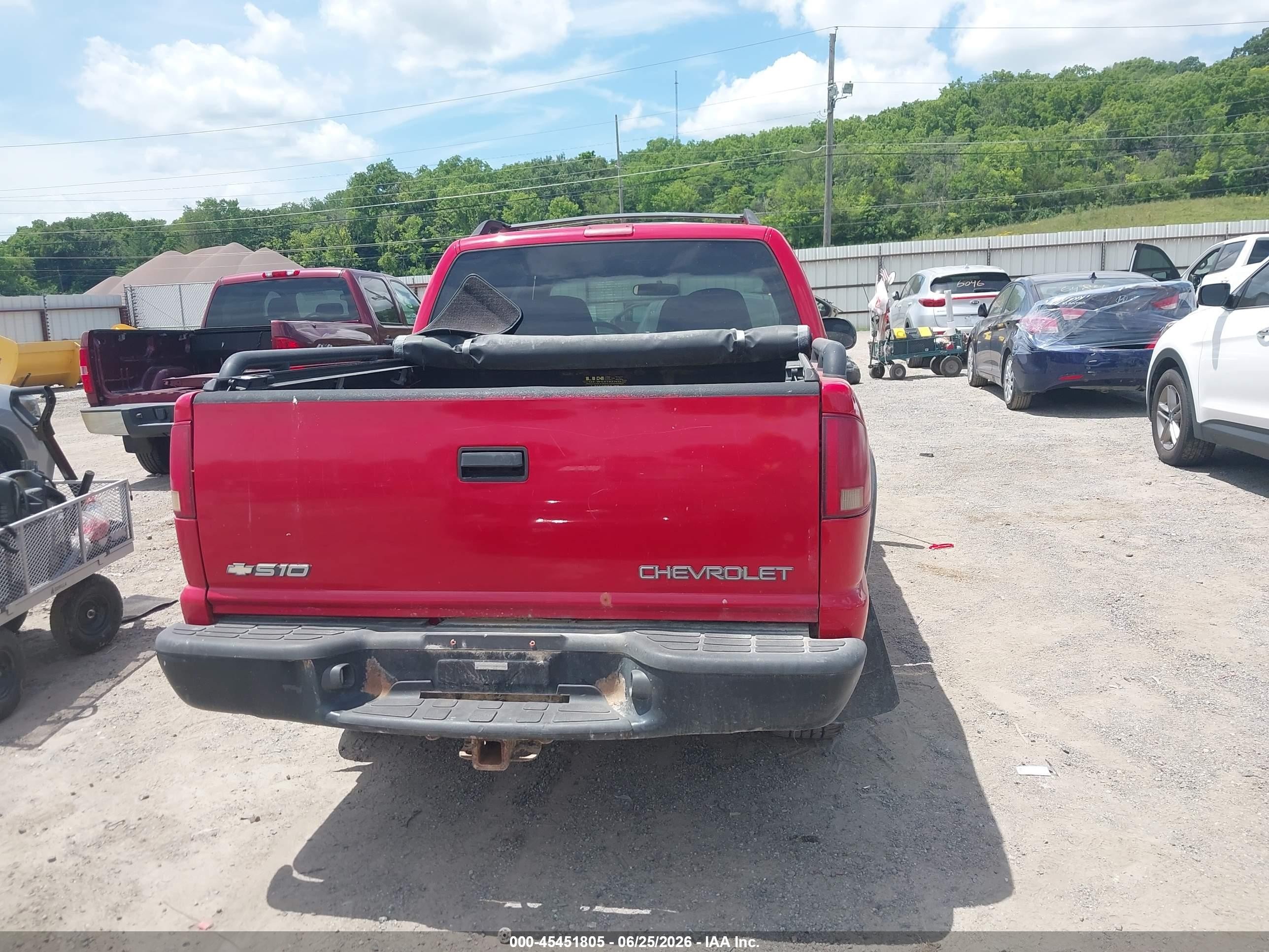 2003 Chevrolet S-10 Ls Красный vin: 1GCDT13X23K134069