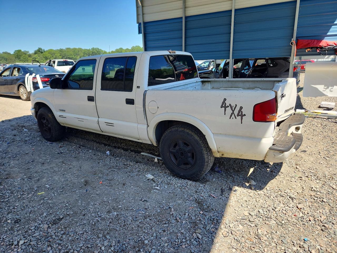 2003 Chevrolet S Truck S10 White vin: 1GCDT13X53K129769