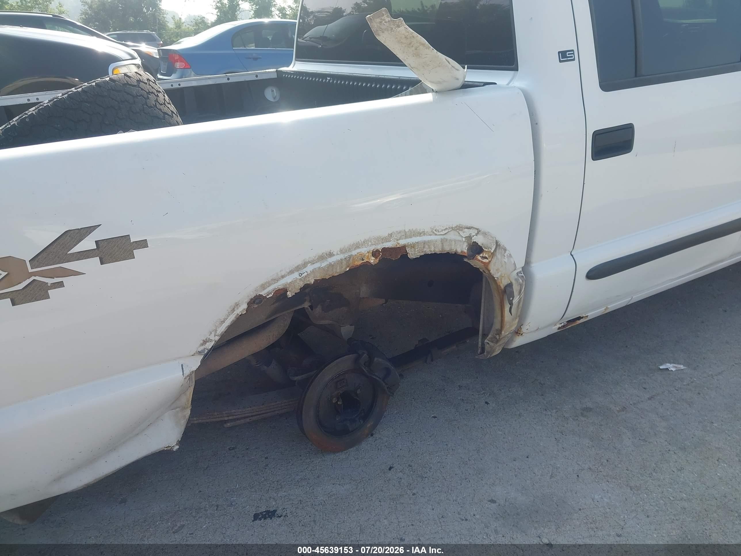 2003 Chevrolet S-10 Ls White vin: 1GCDT13X73K137551