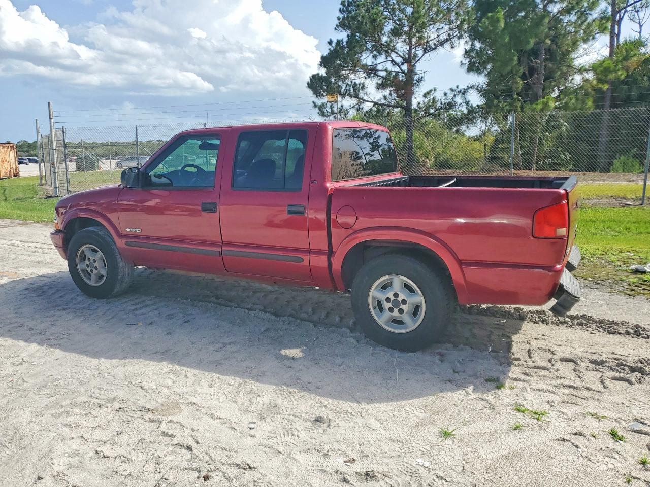 2004 Chevrolet S Truck S10 Maroon vin: 1GCDT13X84K102499
