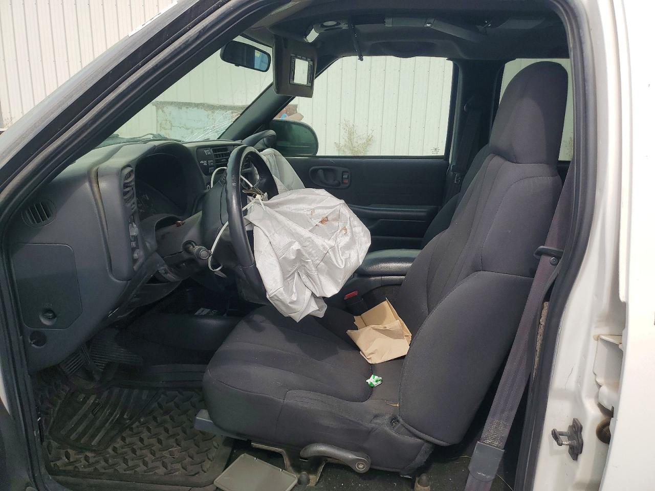 2004 Chevrolet S Truck S10 White vin: 1GCDT13X94K131168