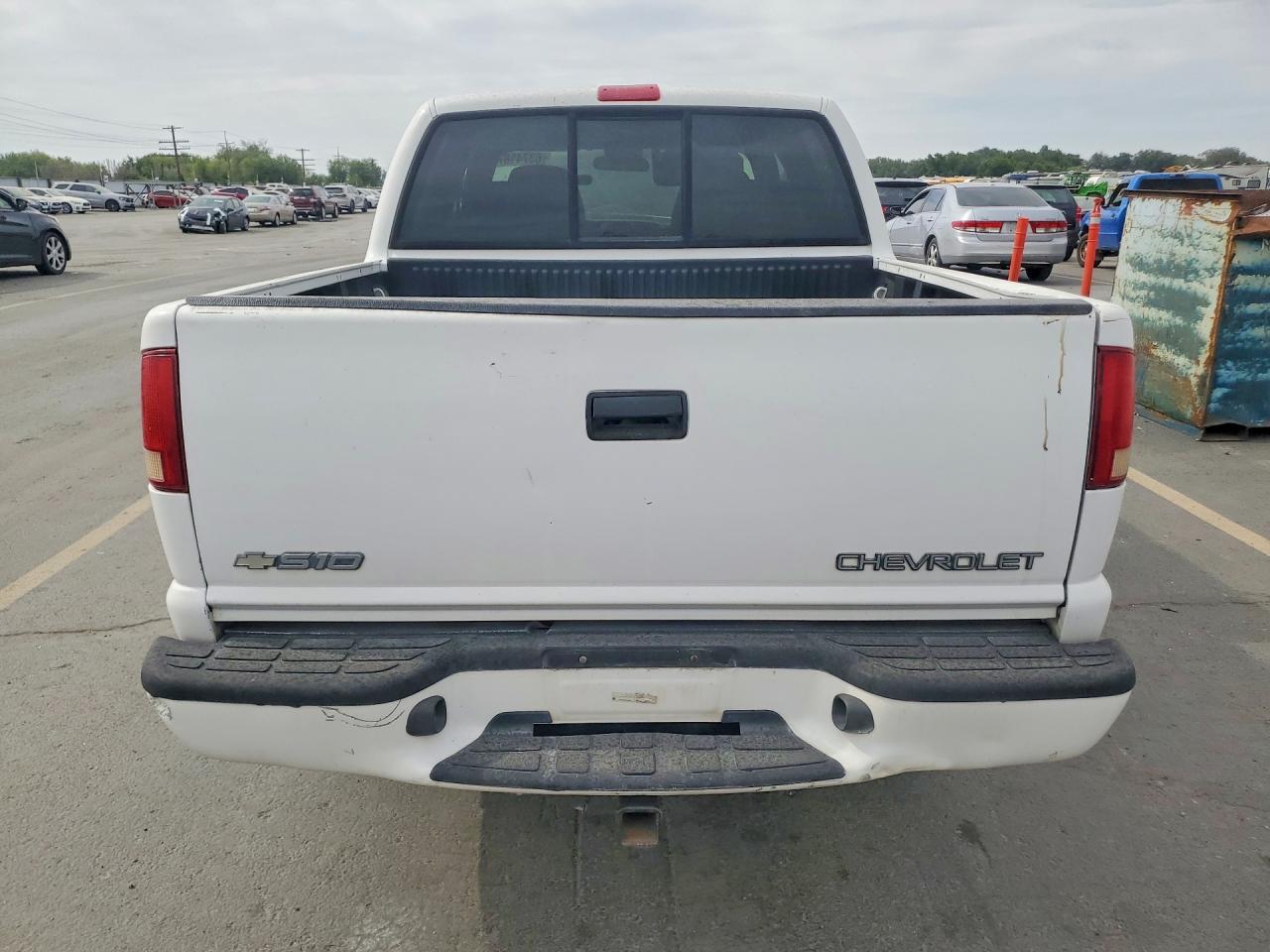 2004 Chevrolet S Truck S10 White vin: 1GCDT13X94K131168