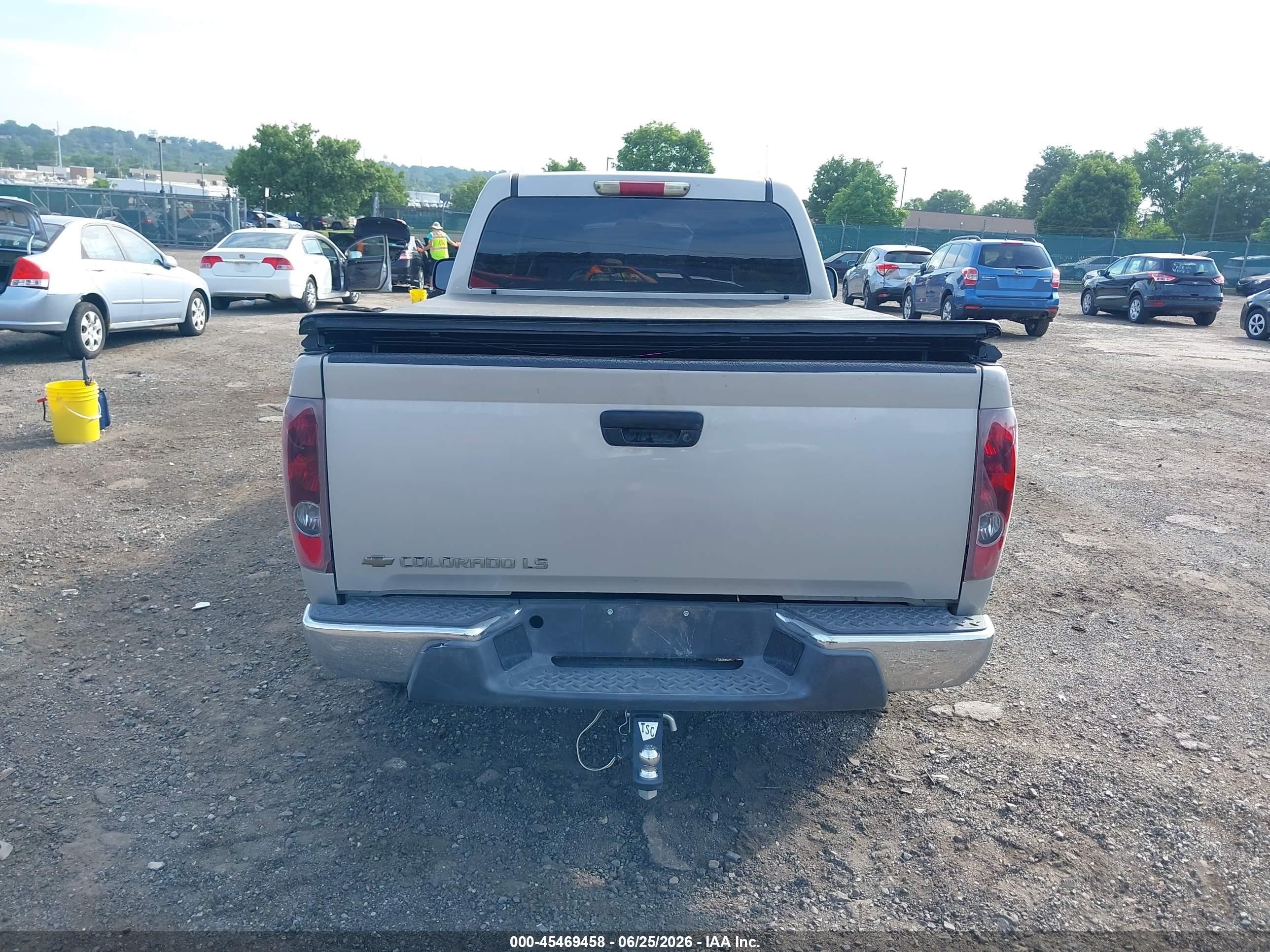 2004 Chevrolet Colorado Ls Tan vin: 1GCDT146748148411
