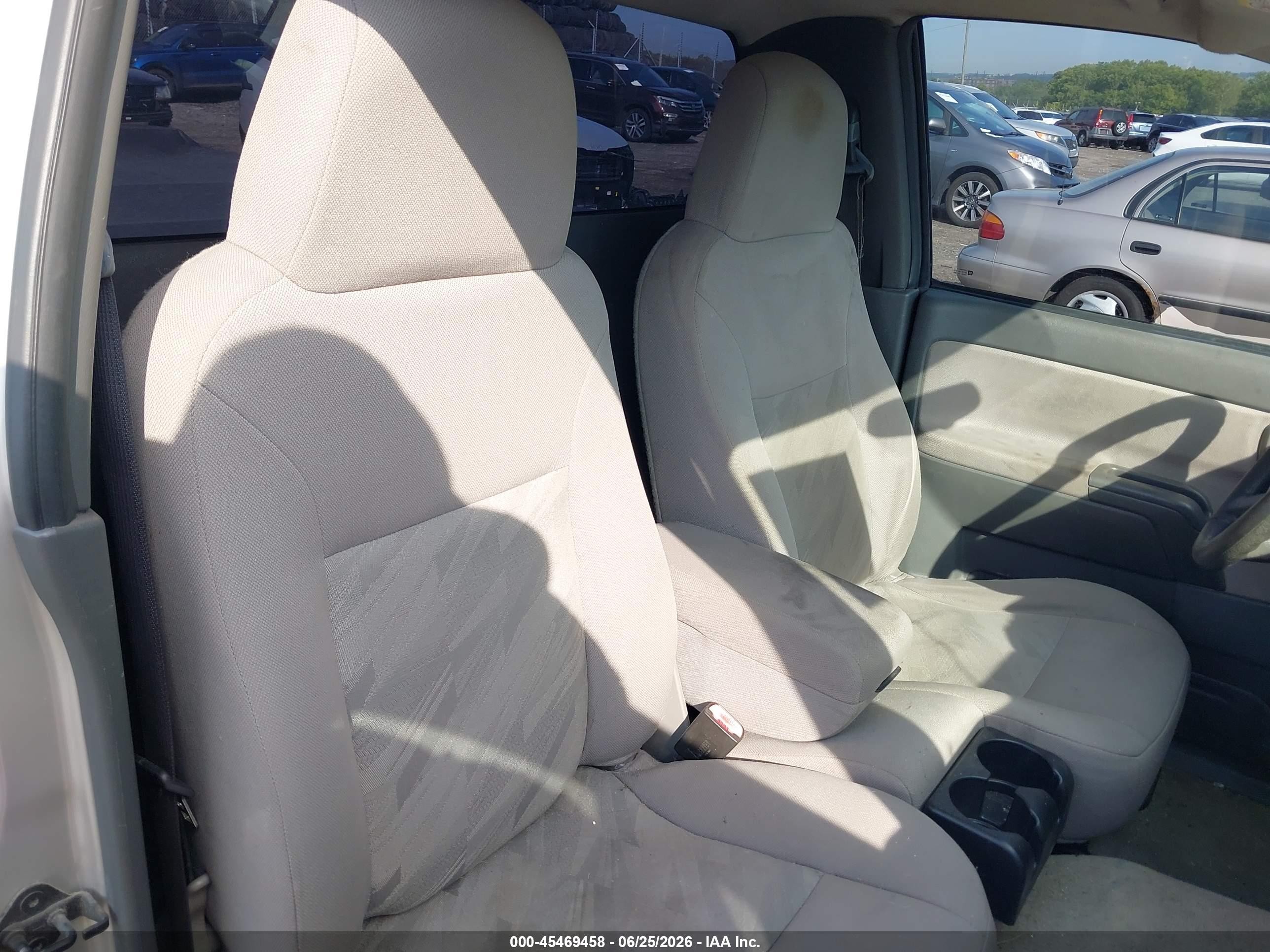 2004 Chevrolet Colorado Ls Tan vin: 1GCDT146748148411