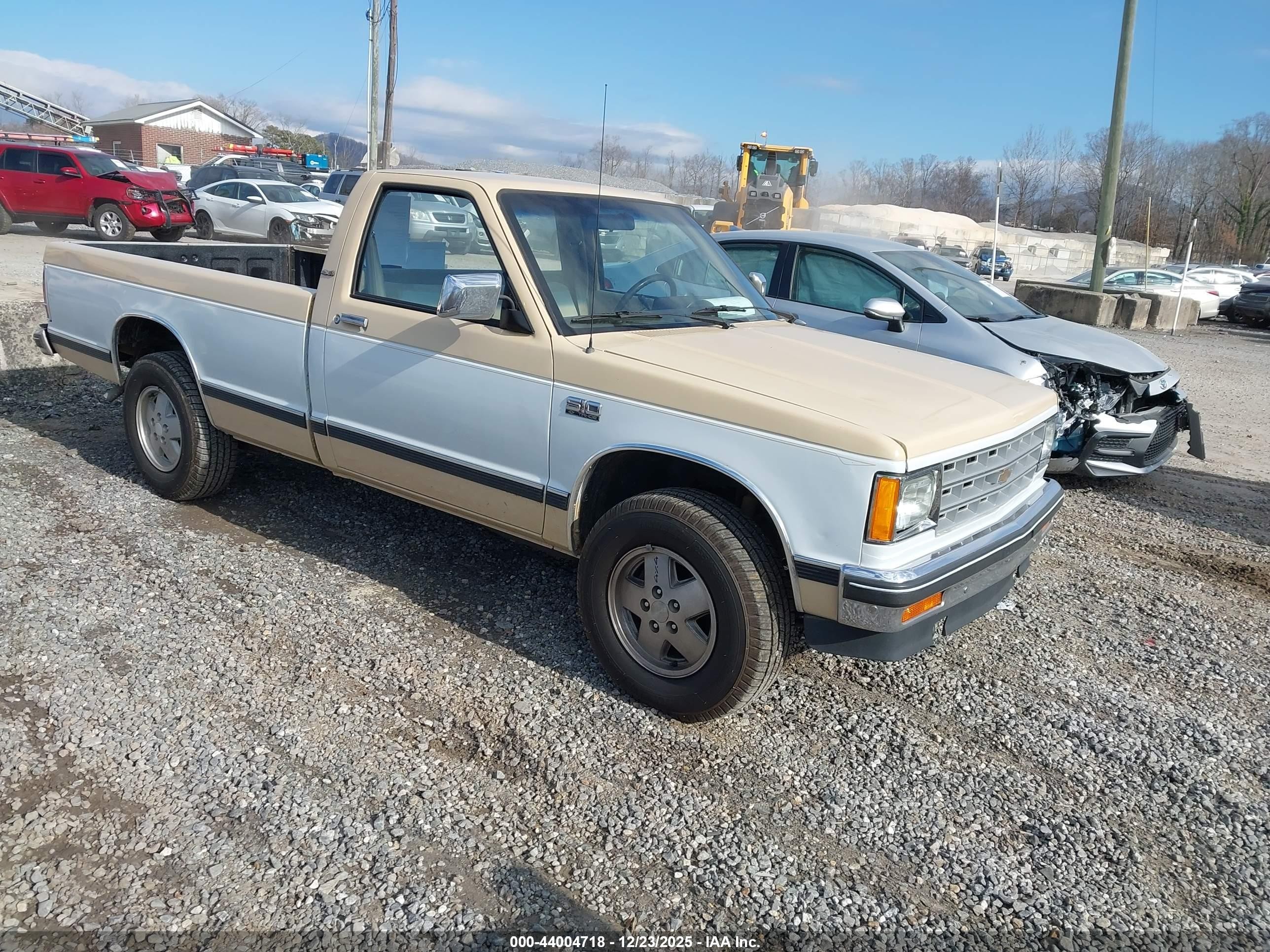 1987 Chevrolet S Truck S10 White vin: 1GCDT14R6H2165929