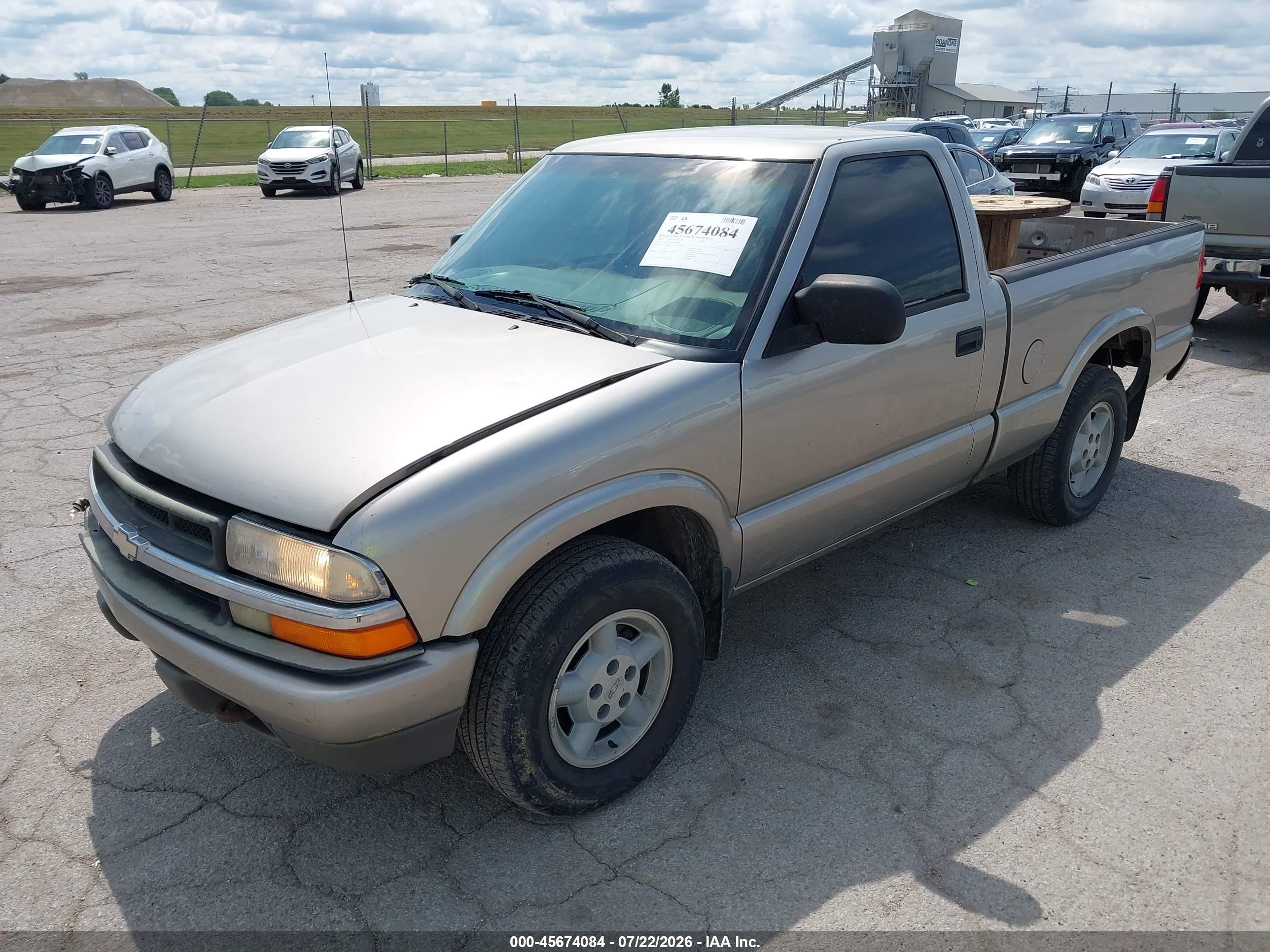 2000 Chevrolet S-10 Ls Silver vin: 1GCDT14W4YK142882